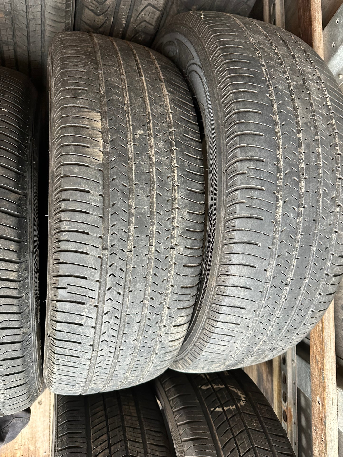 2 pneus d’été 225/65r17 goodyear