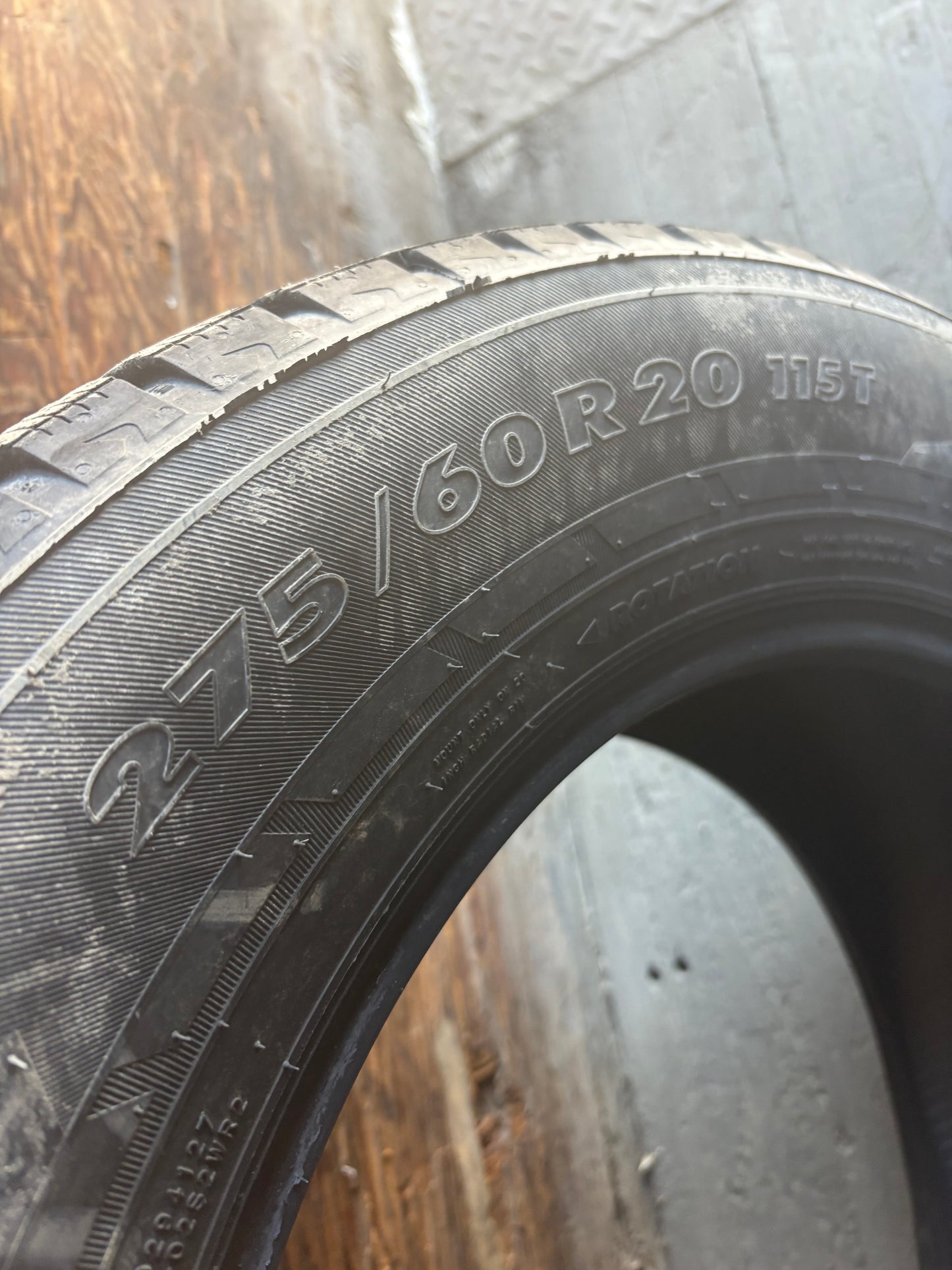 1 pneu d hiver 275/60r20 nokian en bon état