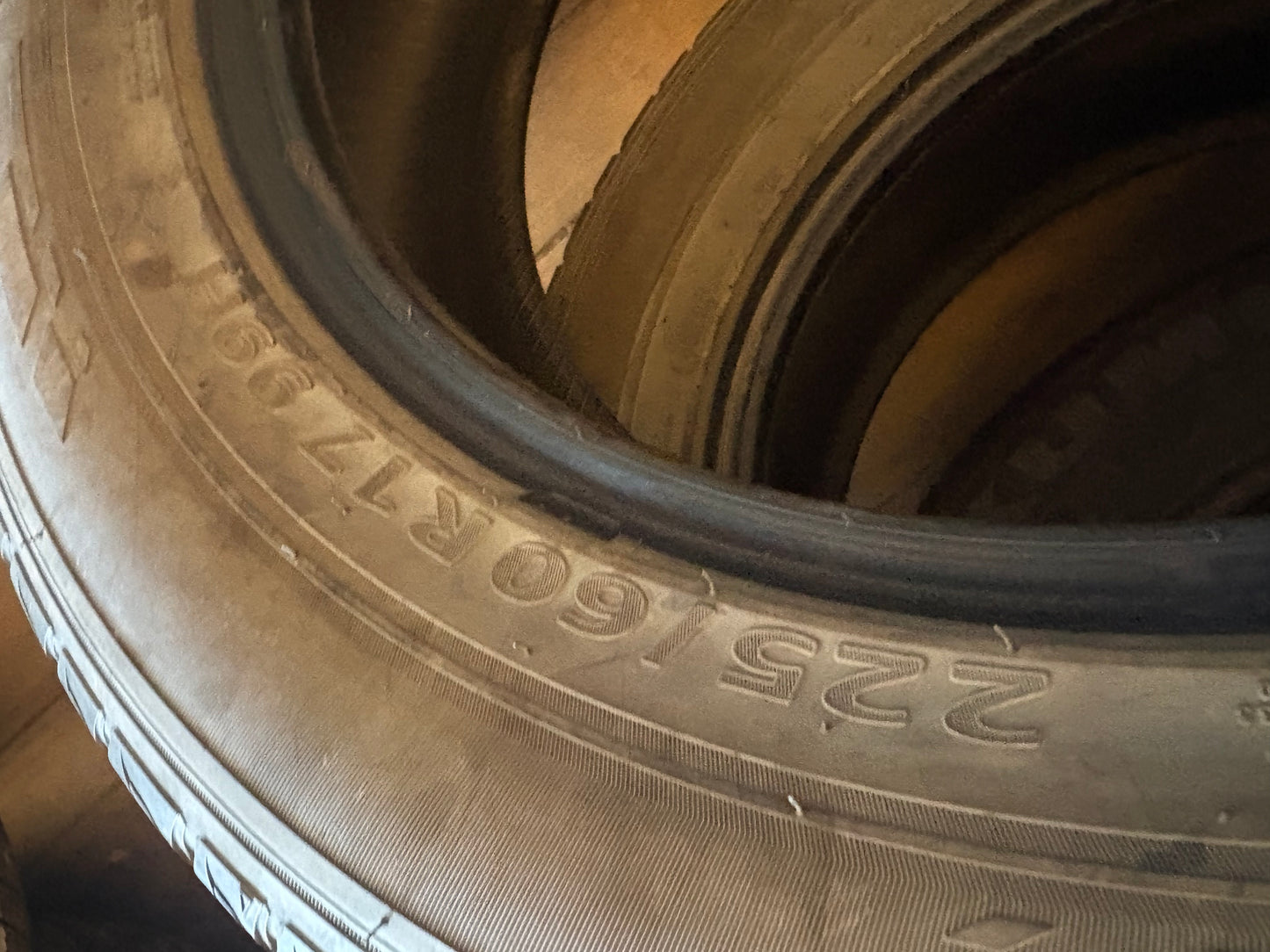 2 pneus d ete 225/60r17 kumho en bon état