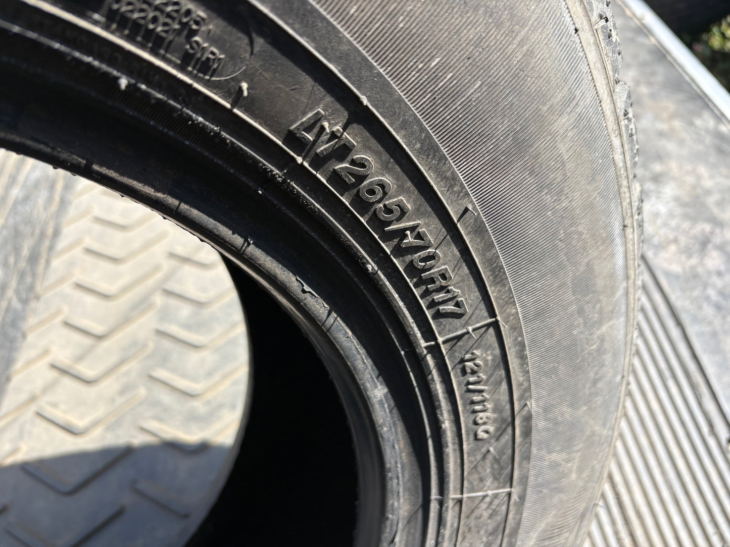 2 pneus d hiver lt 265/70r17 sailum 10 plies