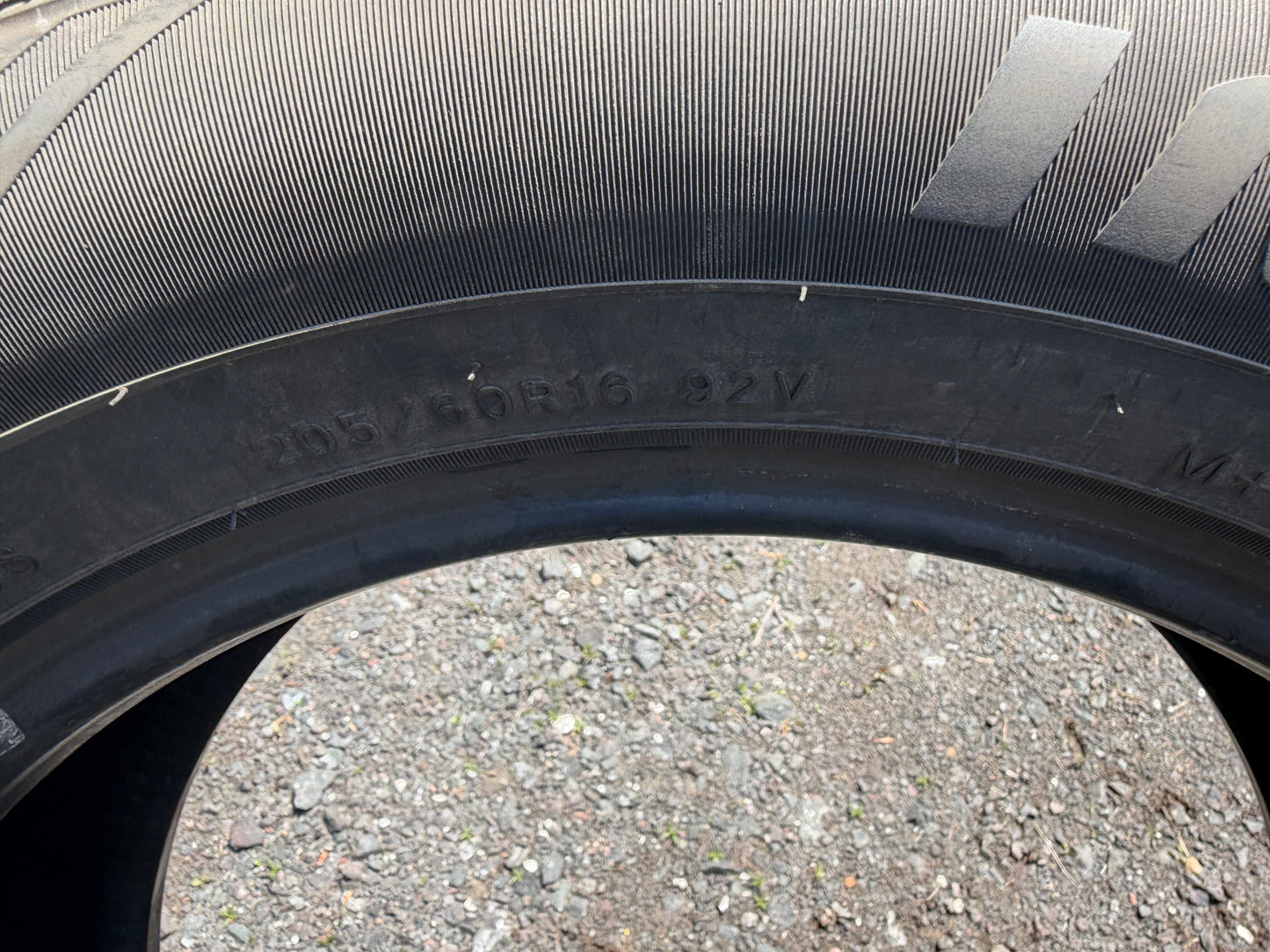 4 pneus d ete 205/60r16 sailum