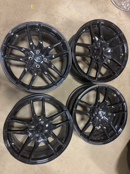 4 mags dai 17 pouces 4x100 ( pour nissan kick )a l etat neuf