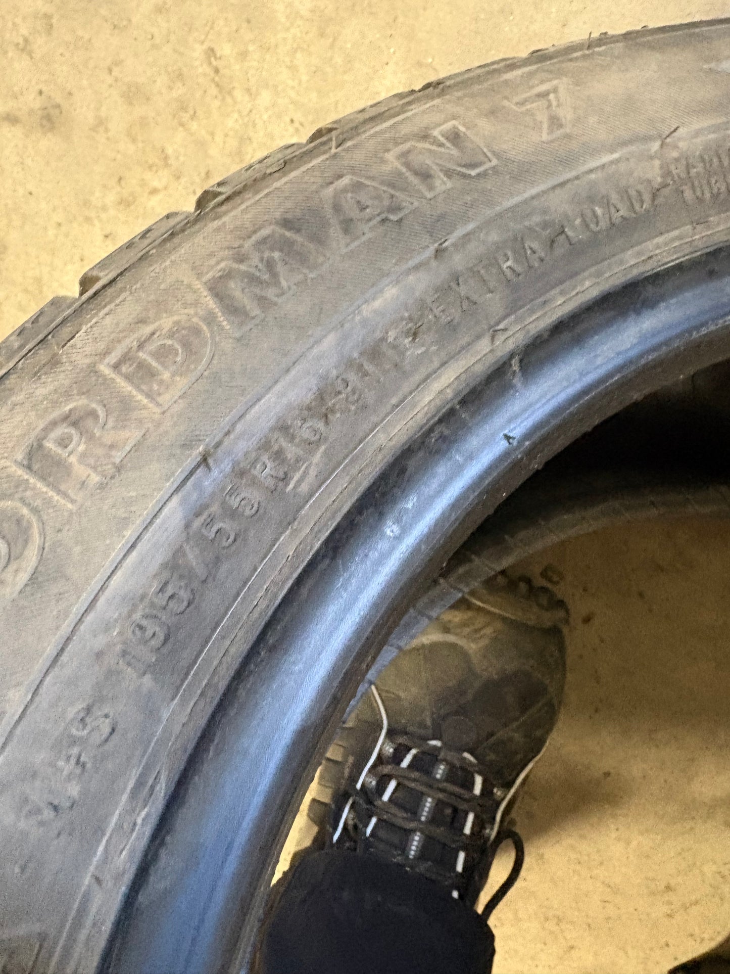 4 pneus d hiver 195/55r16 nokian a l etat neuf