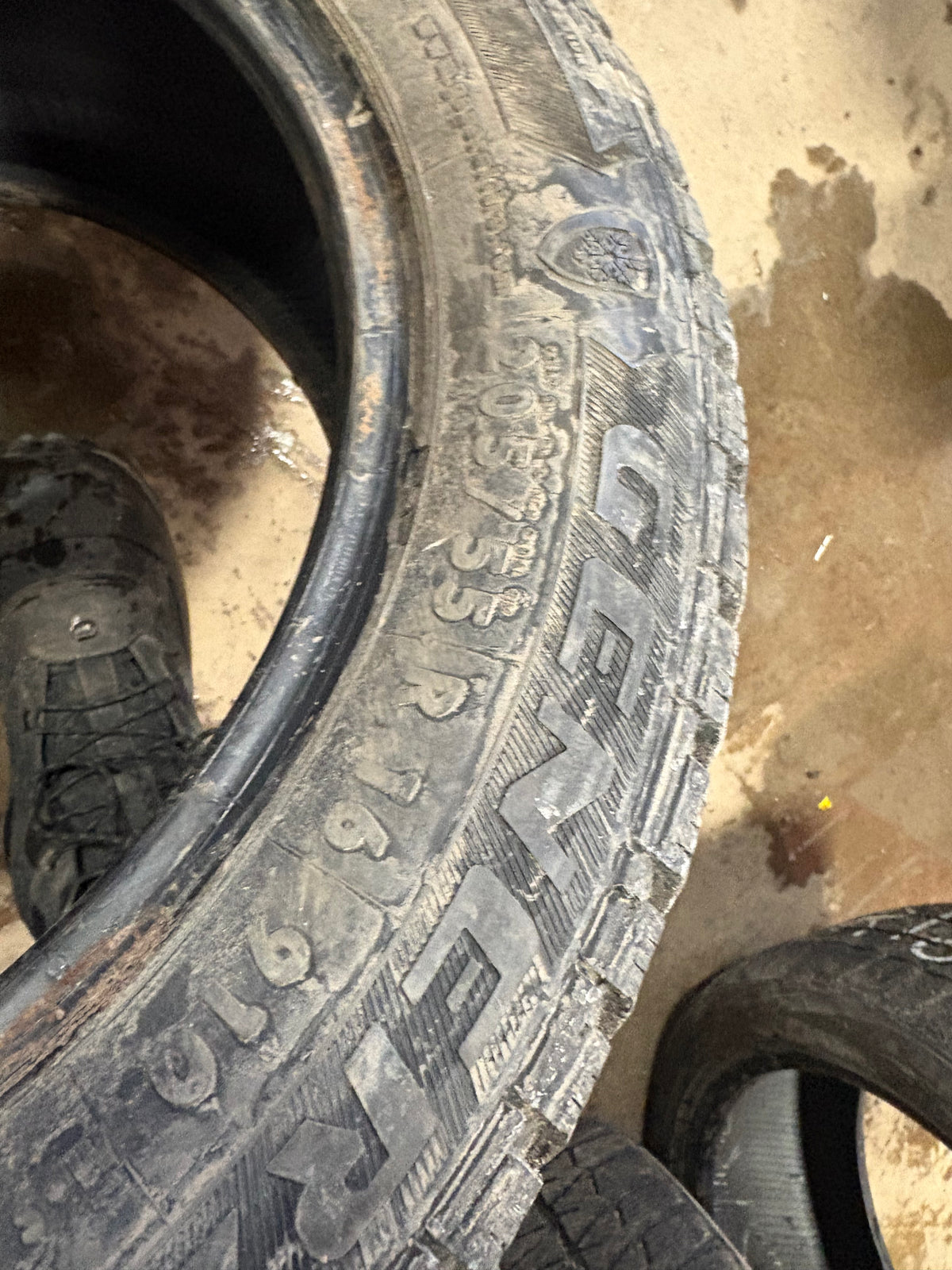 2 pneus d hiver 205/55r16 general
