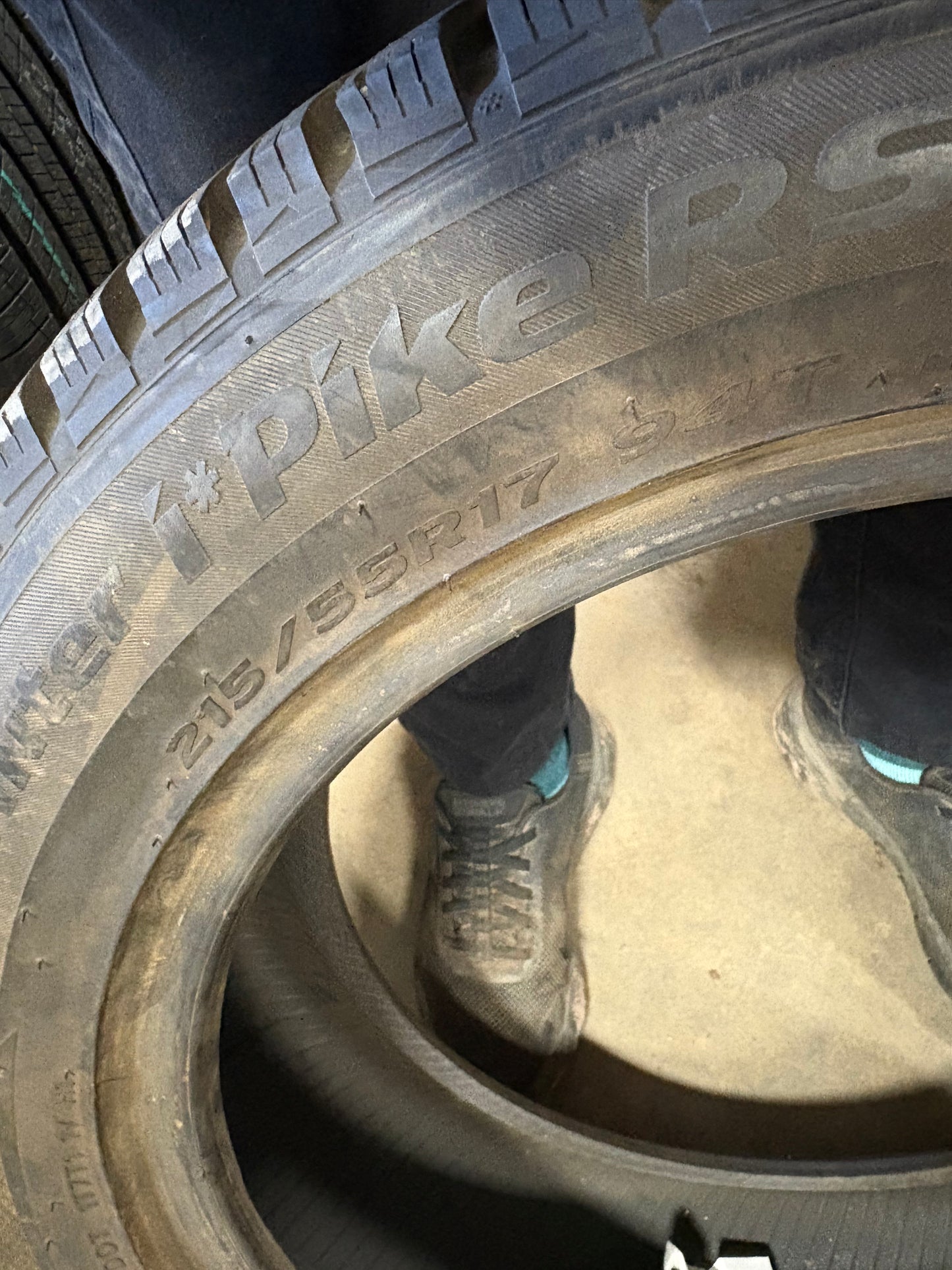 1 pneu d hiver 215/55r17 hankook a l etat neuf