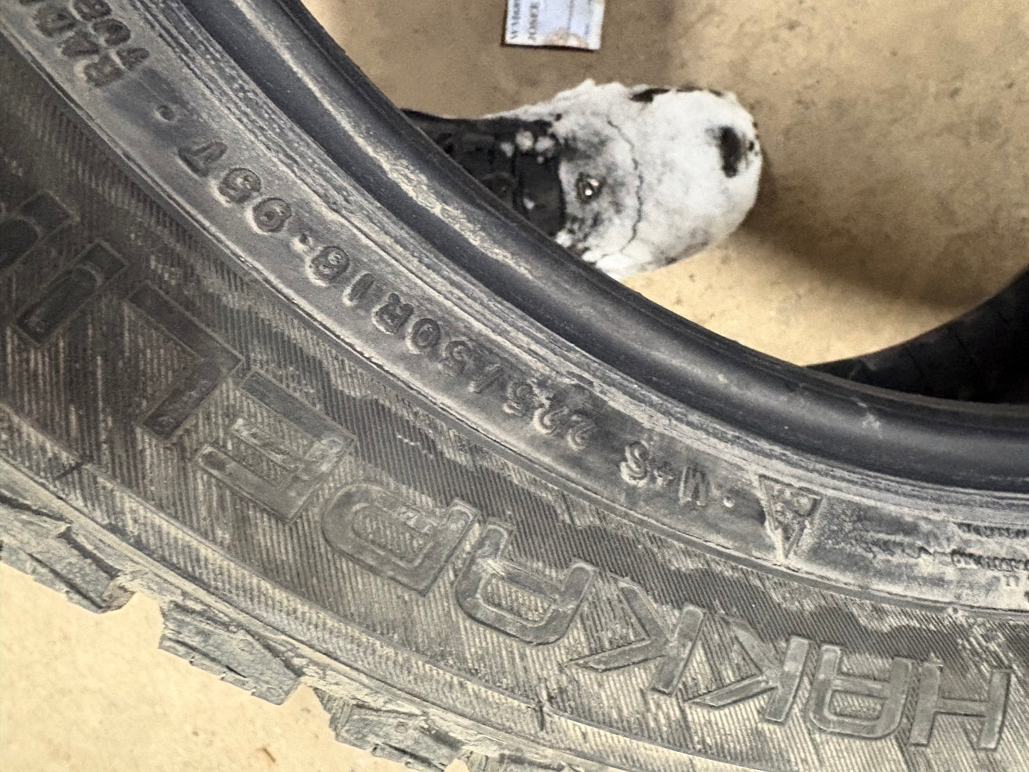 4 pneus d hiver 225/50r18 nokian run flat en tres bon état