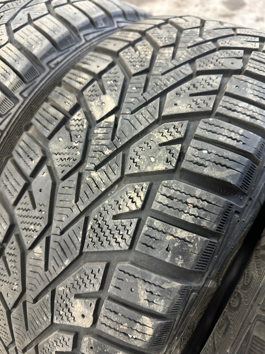 4 pneus d hiver 205/55r16 gislaved