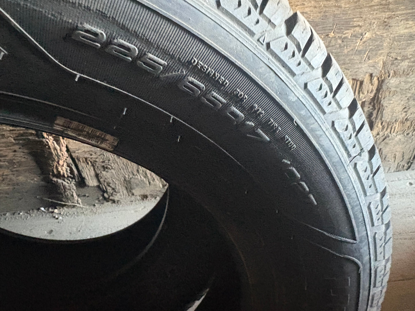 1 pneus d hiver neuf 225/65r17 good year