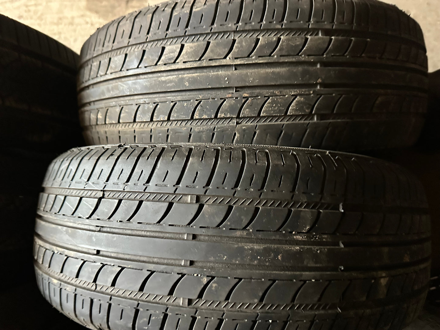 2 pneus d été 185/55r15 rotalla en bon état