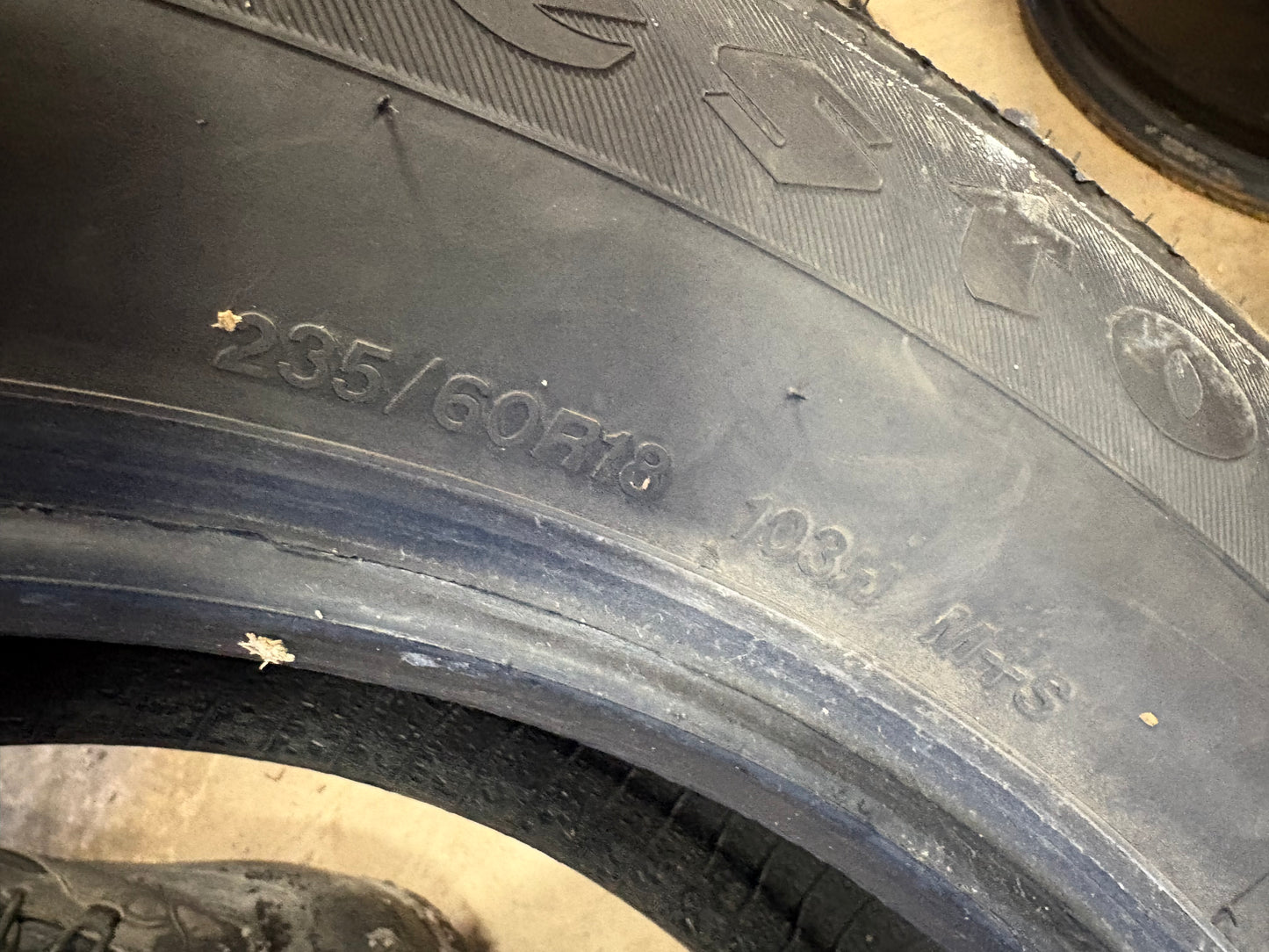 1 pneu d ete 225/60r18 firestone en bon état