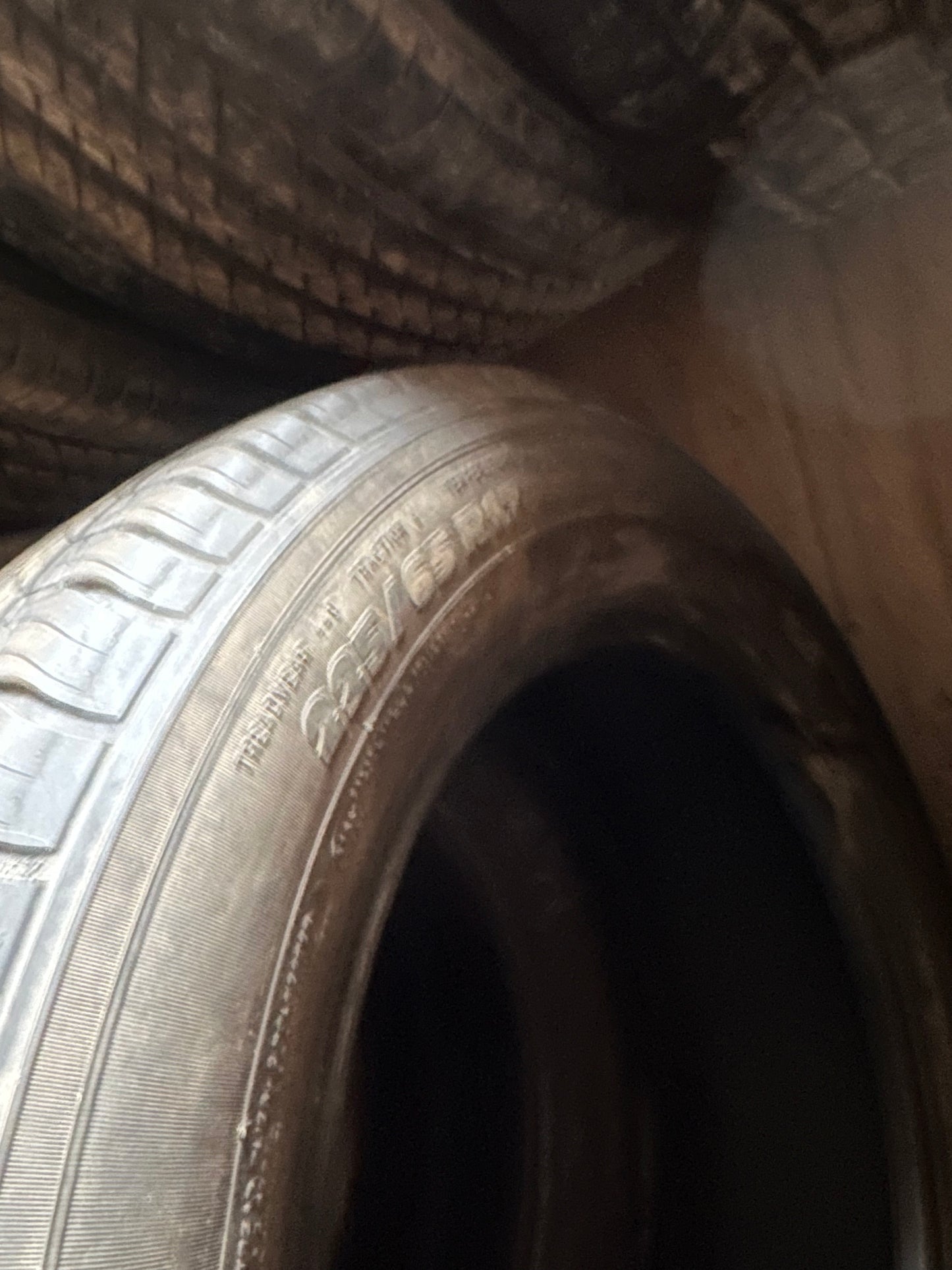 2 pneus d ete 225/65r17 michelin en bon etat
