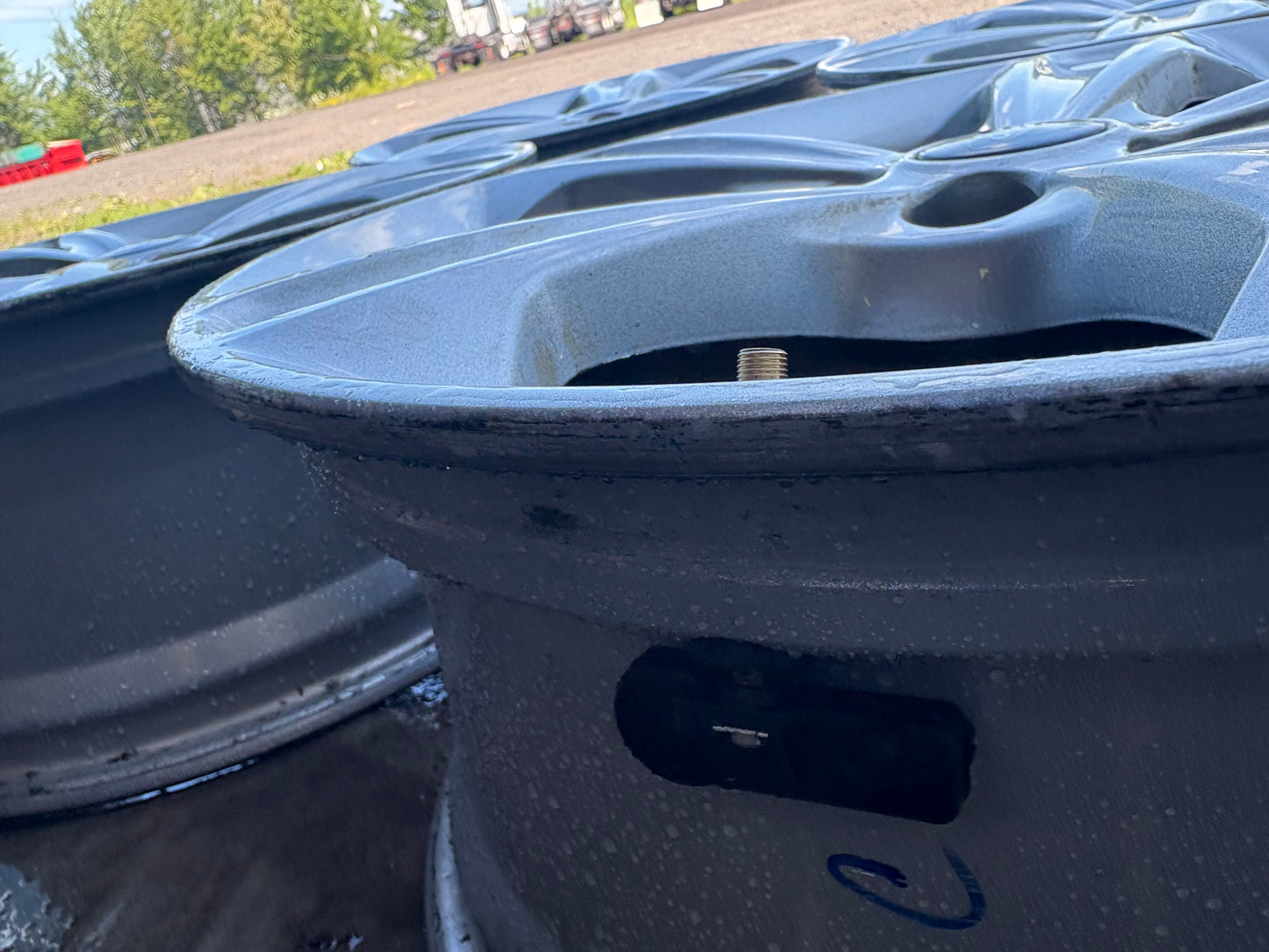 4 mags 17 pouces ford 5x108 en parfait état