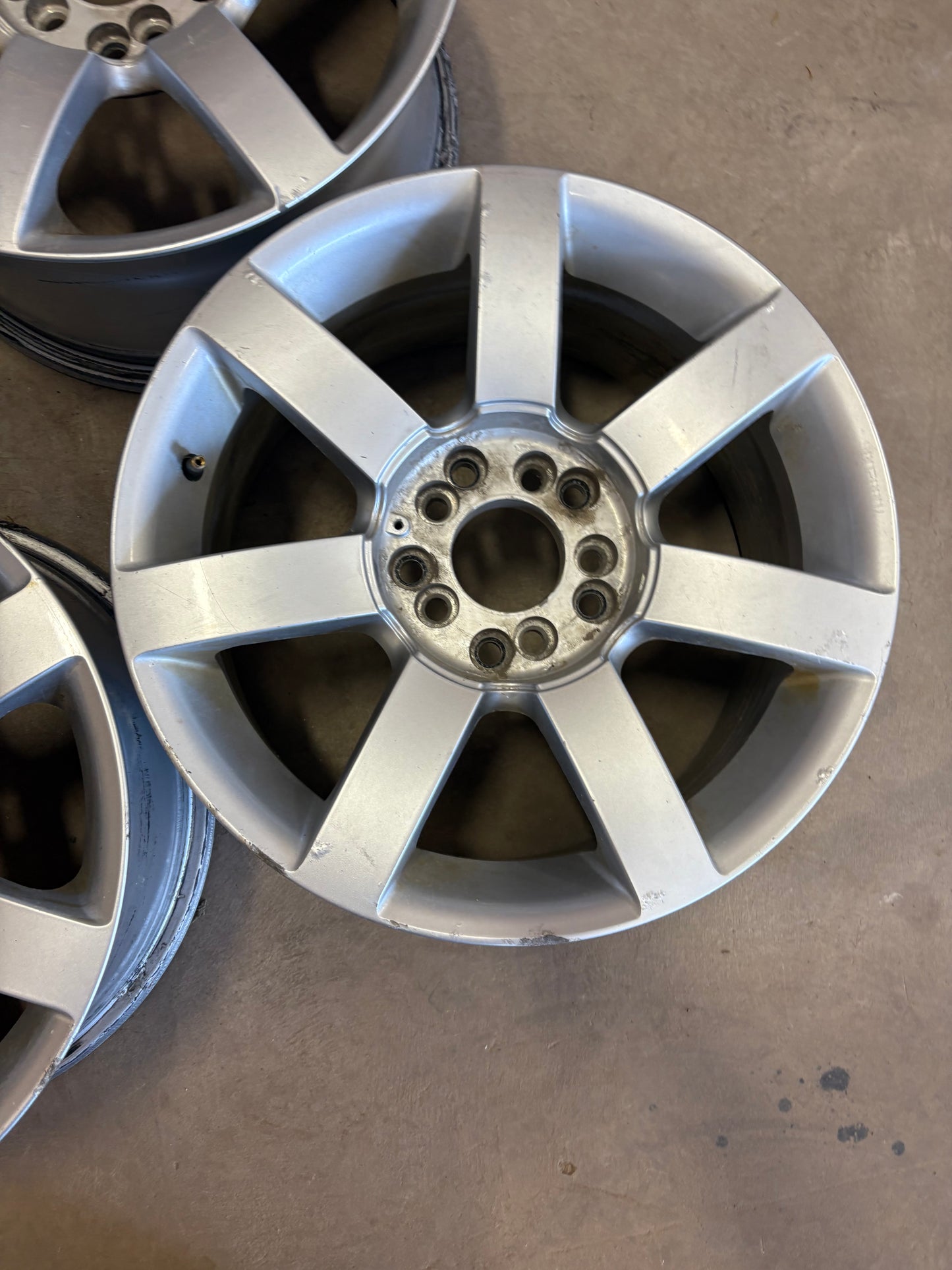 4 mags 17 pouces 5x114.3 ou 5x127