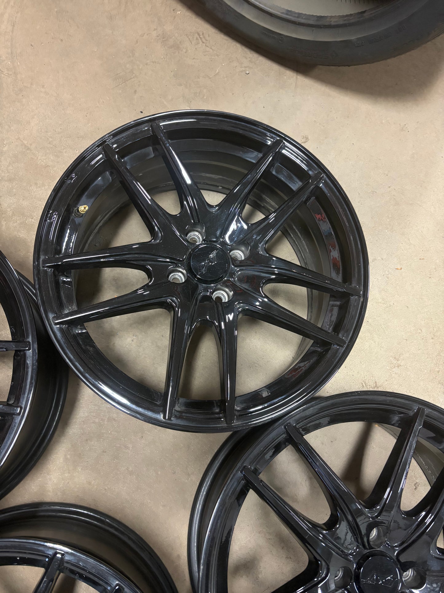 4 mags dai 17 pouces 4x100 ( pour nissan kick )a l etat neuf