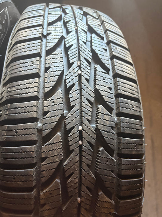 1 pneu d hiver 225/65r17 firestone a l état neuf