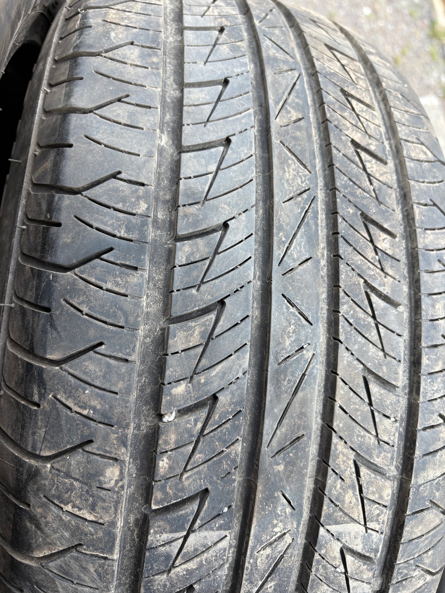 4 pneus d ete 235/55r17 fuzion en bon etat