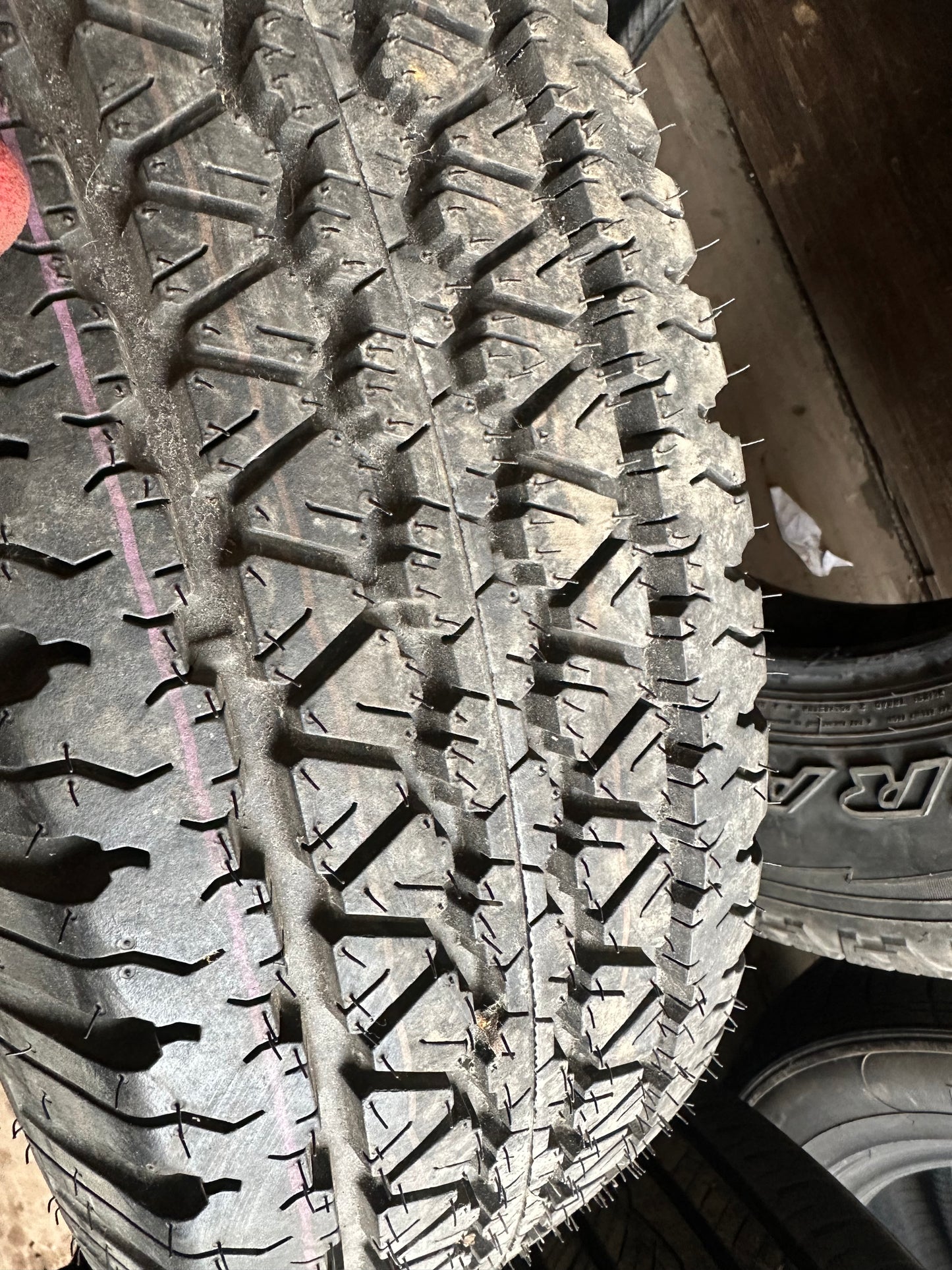 1 pneu d’été 235/75r15 goodyear neuf