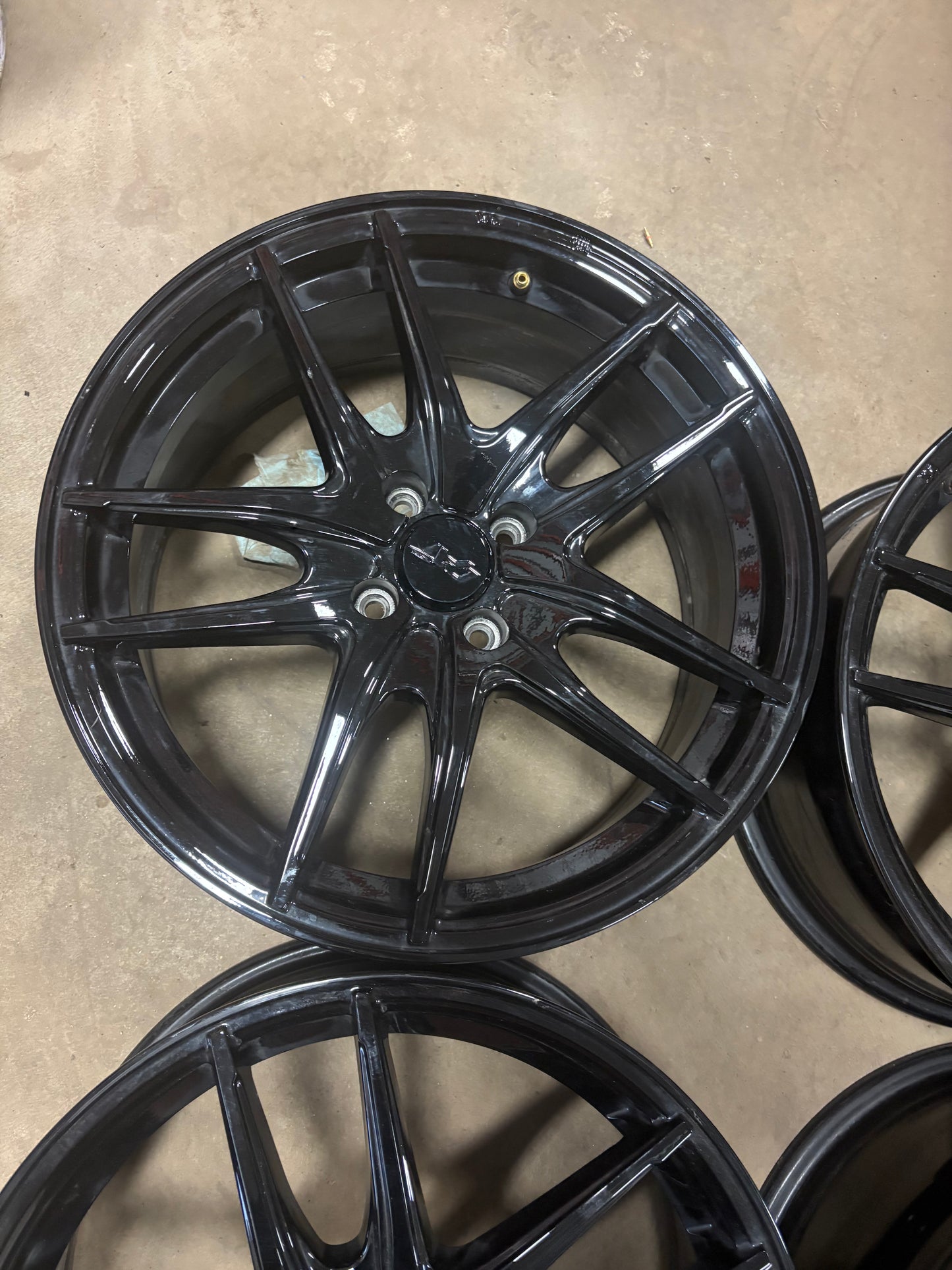 4 mags dai 17 pouces 4x100 ( pour nissan kick )a l etat neuf