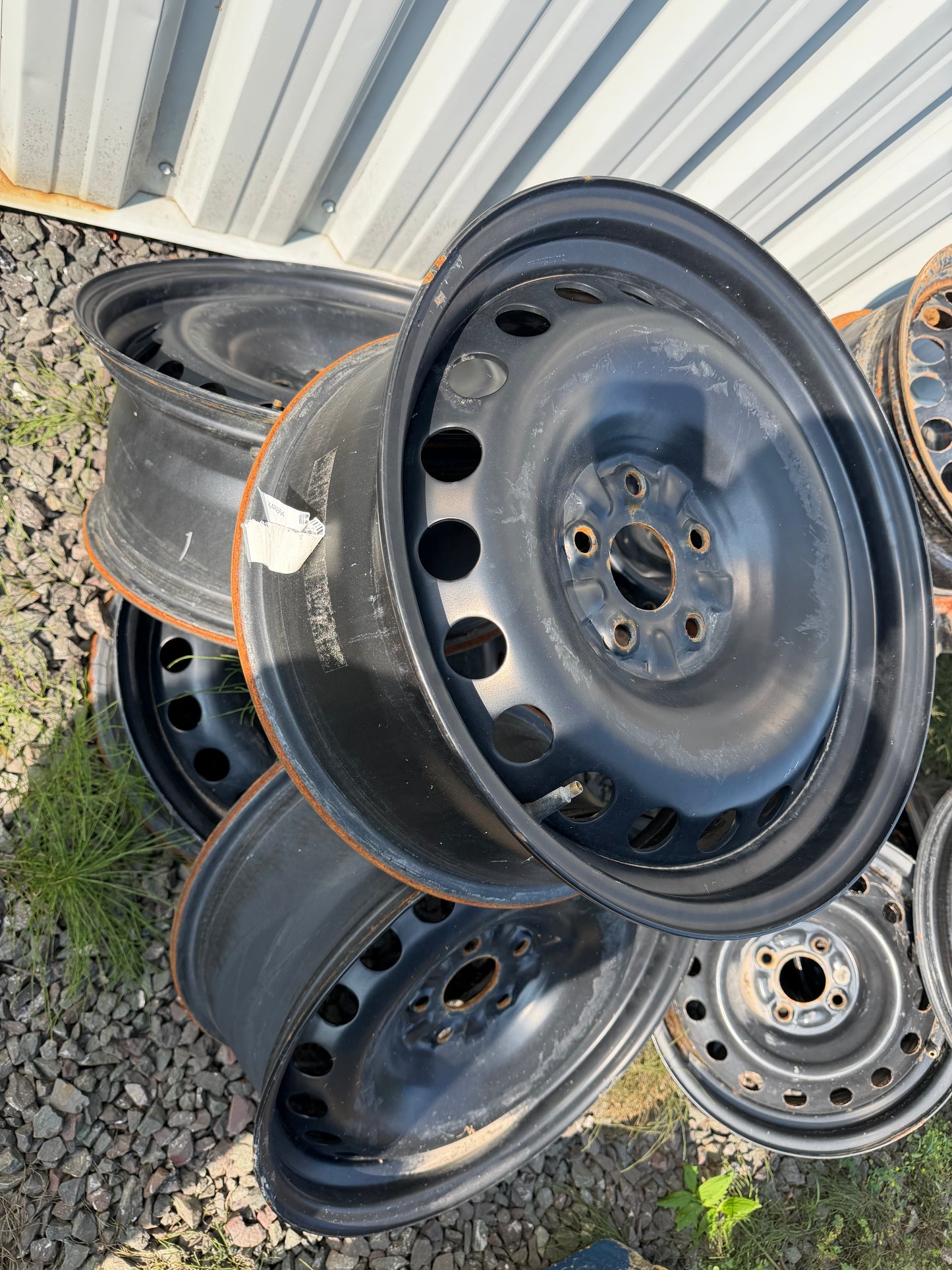 4 roues d acier 18 pouces 5x120 a l état neuf