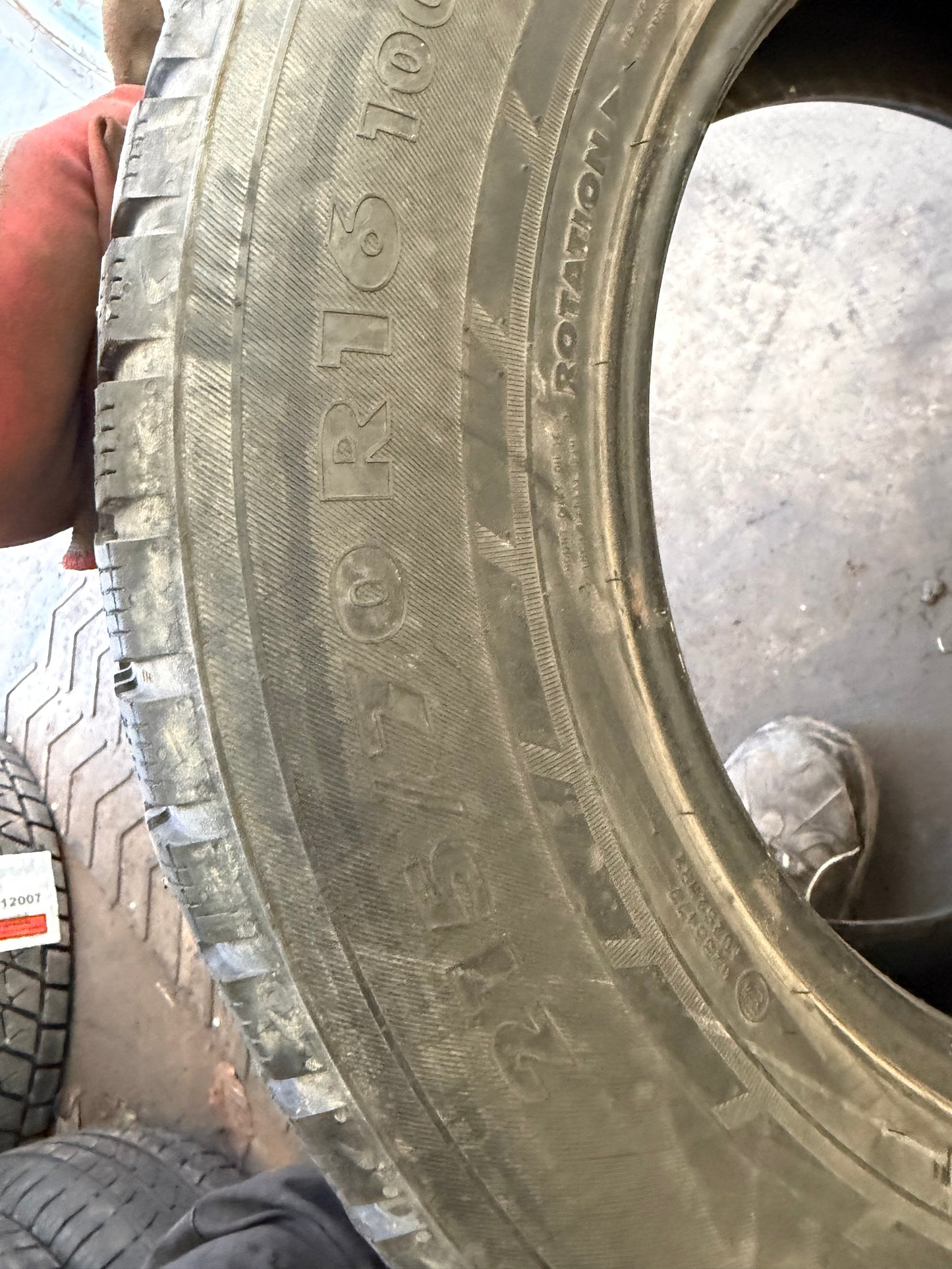 4 pneus d hiver 215/70r16 nokian