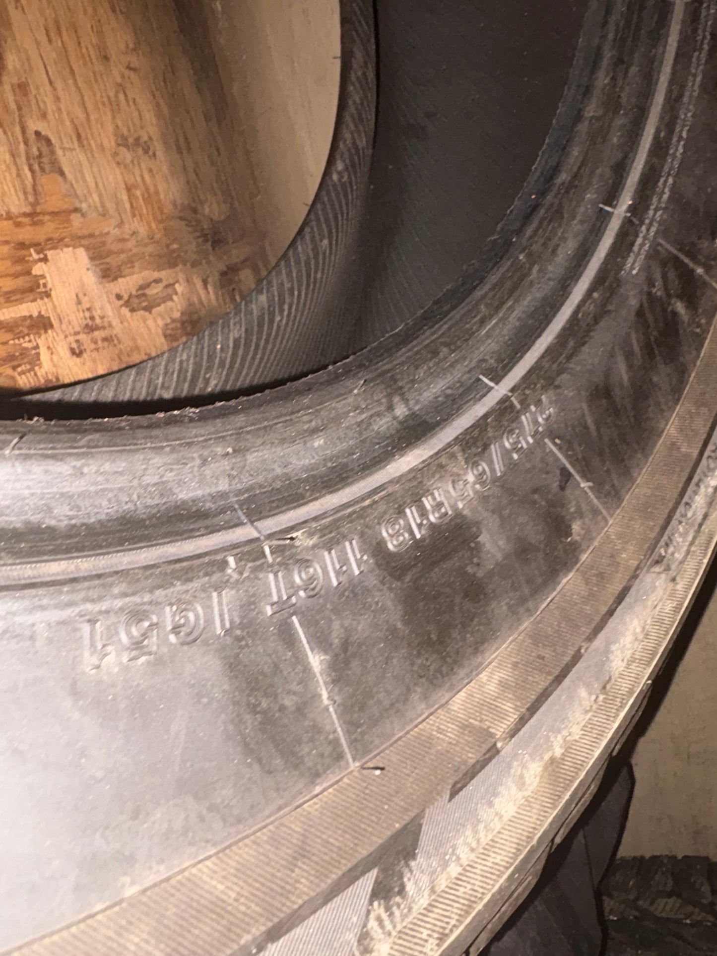 1 pneu d hiver neuf 275/65r18 Yokohama