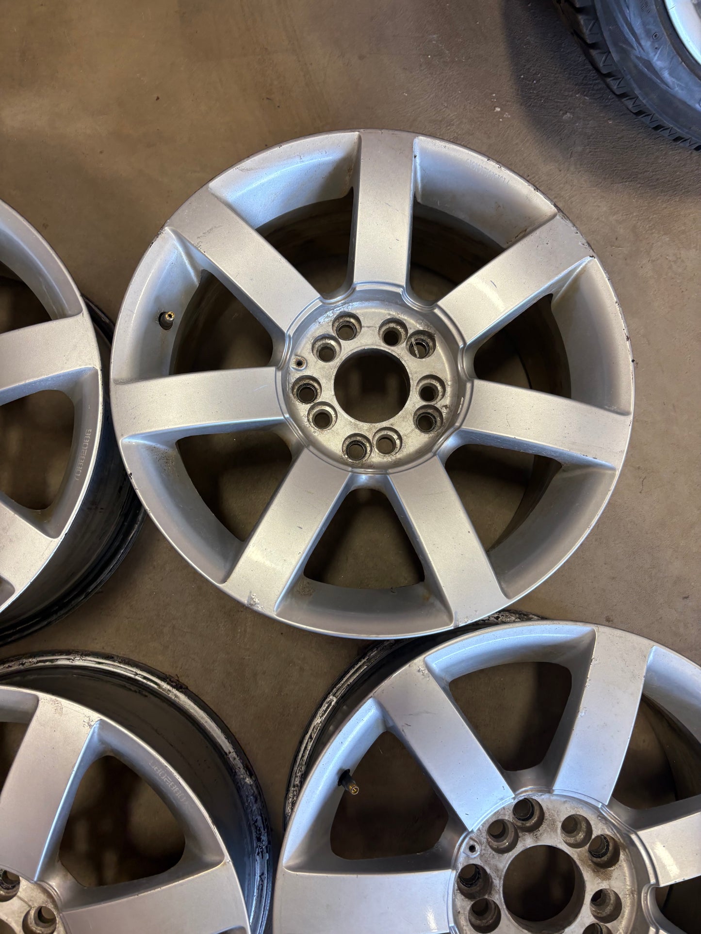 4 mags 17 pouces 5x114.3 ou 5x127