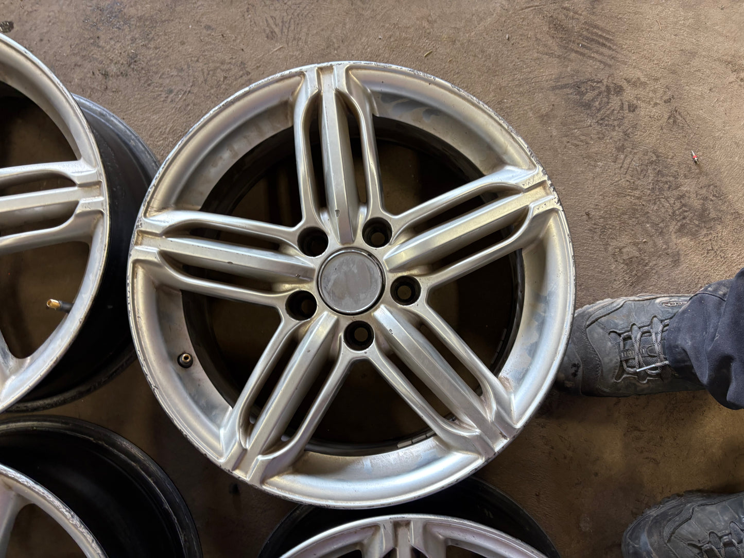 4 mags 16 pouces 5x112 en bon etat