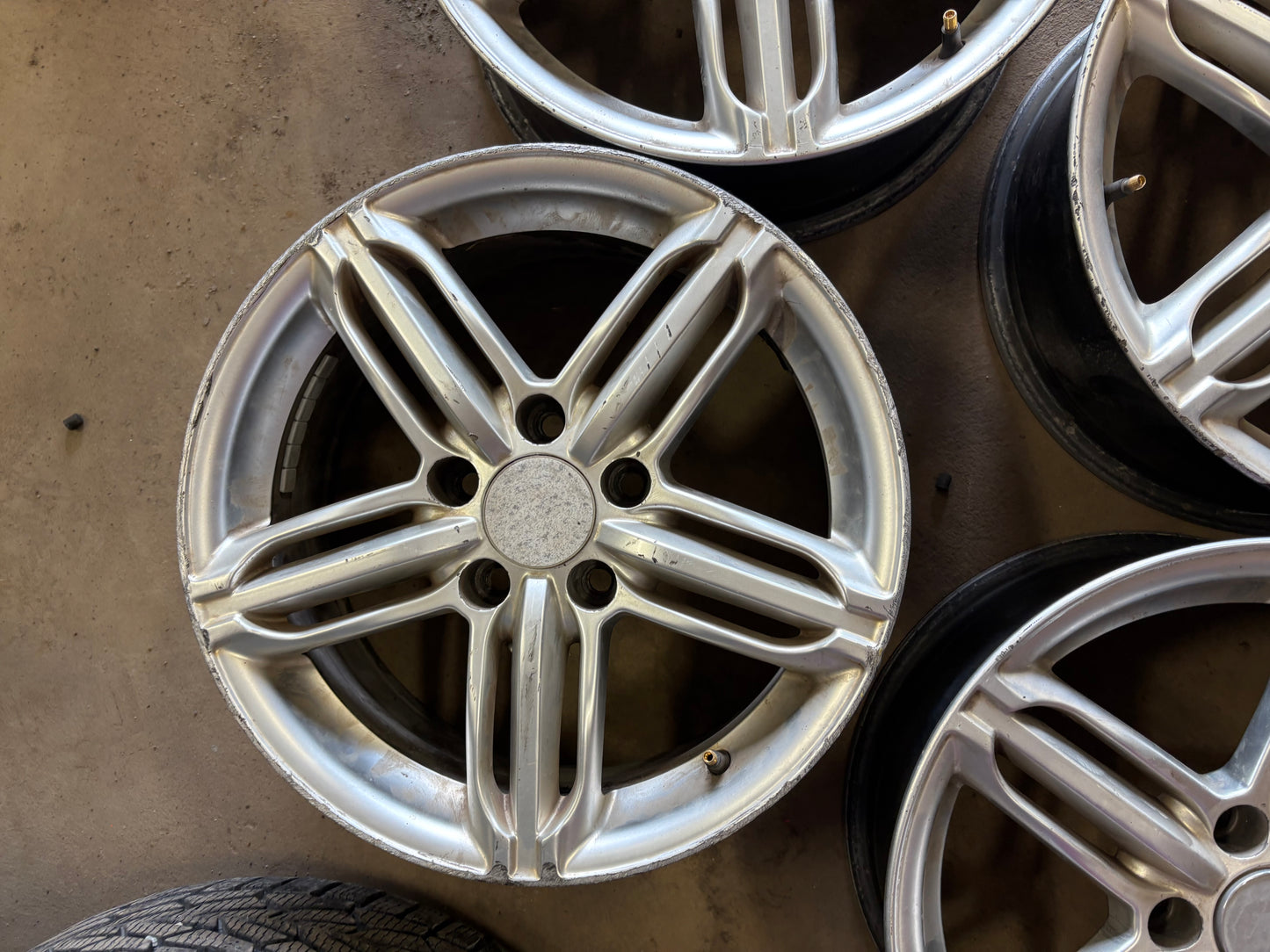4 mags 16 pouces 5x112 en bon etat