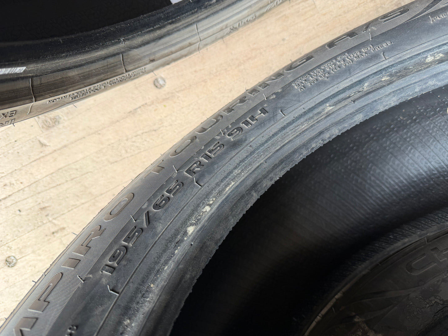 1 pneu d ete 195/65r15 gt radial en bon etat