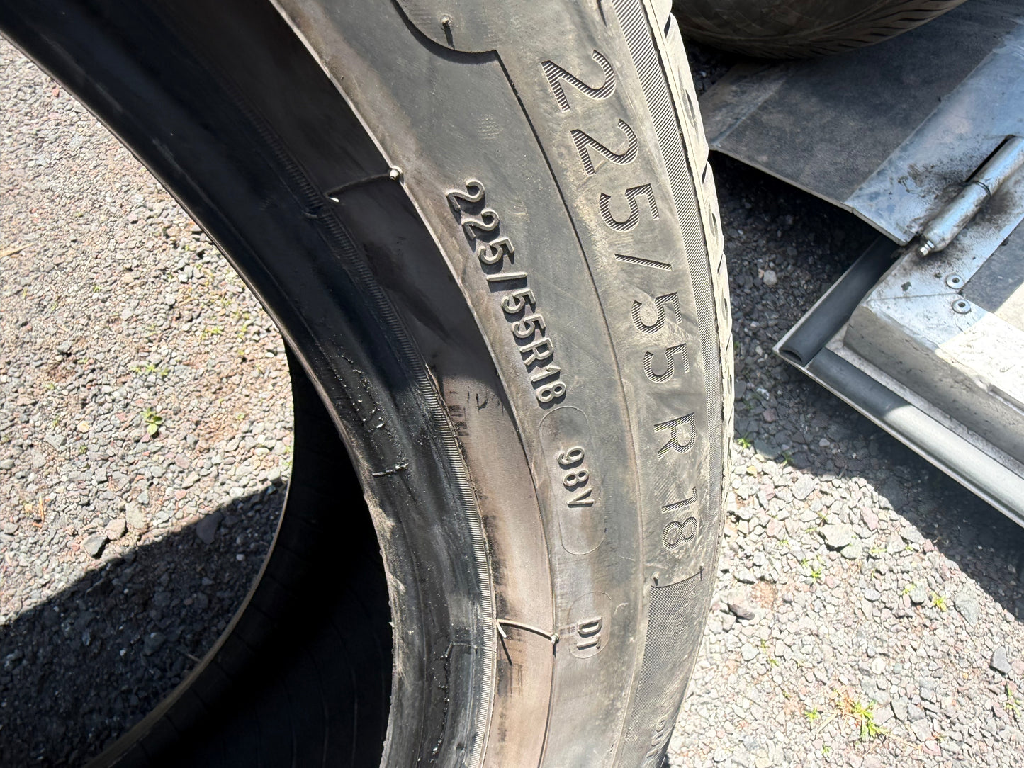 4 pneus d ete 225/55r18 Michelin en bon état