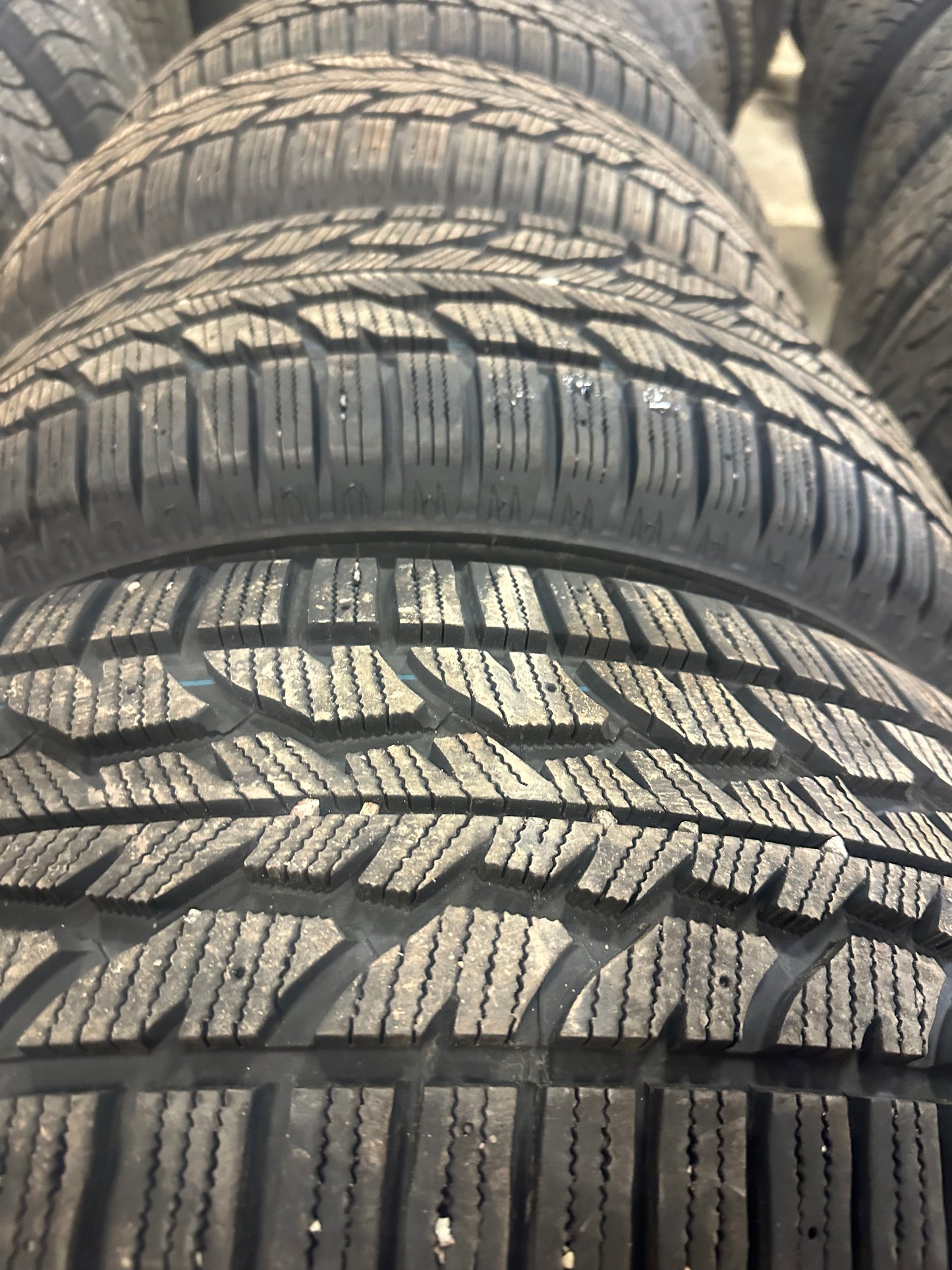 4 pneus d hiver 265/60r18 firestone a l état neuf