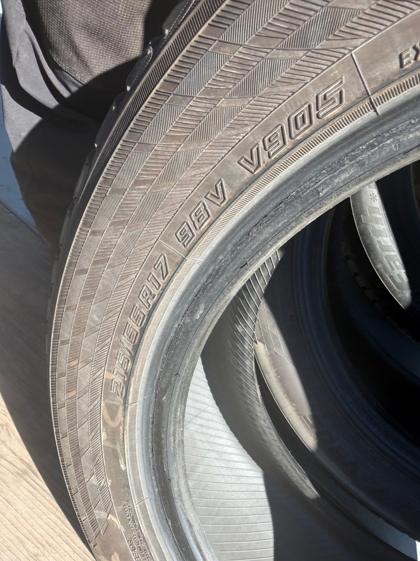4 pneus d hiver 215/55r17 Yokohama en très bon état