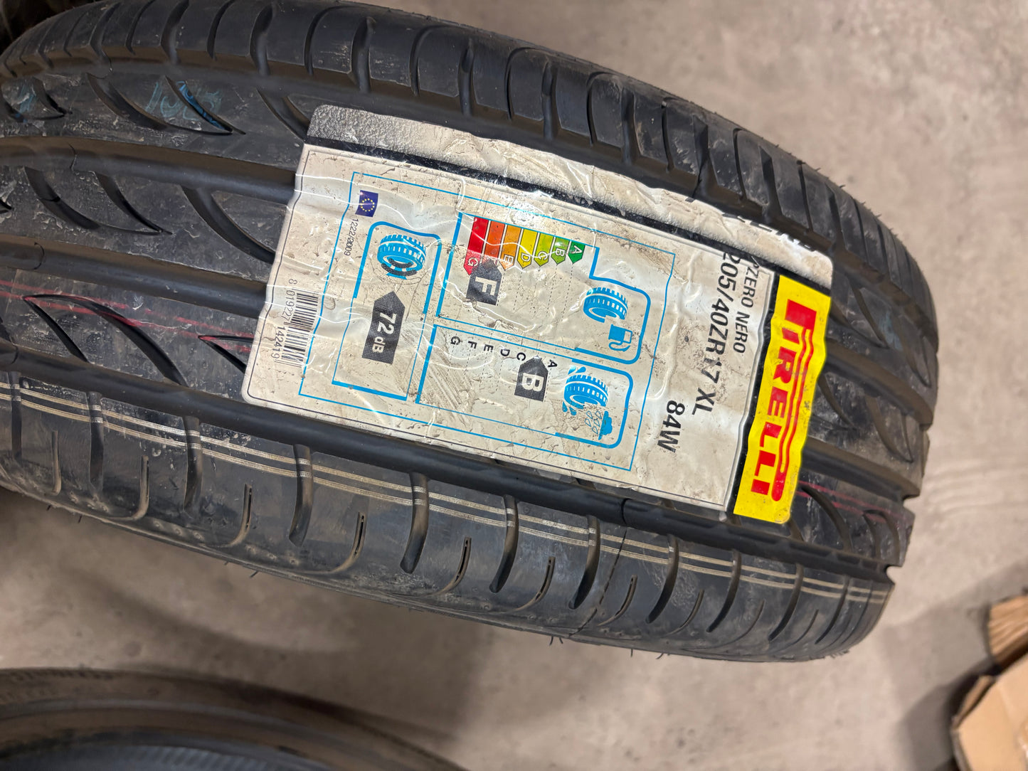 1 pneu d ete neuf 205/40r17 pirelli