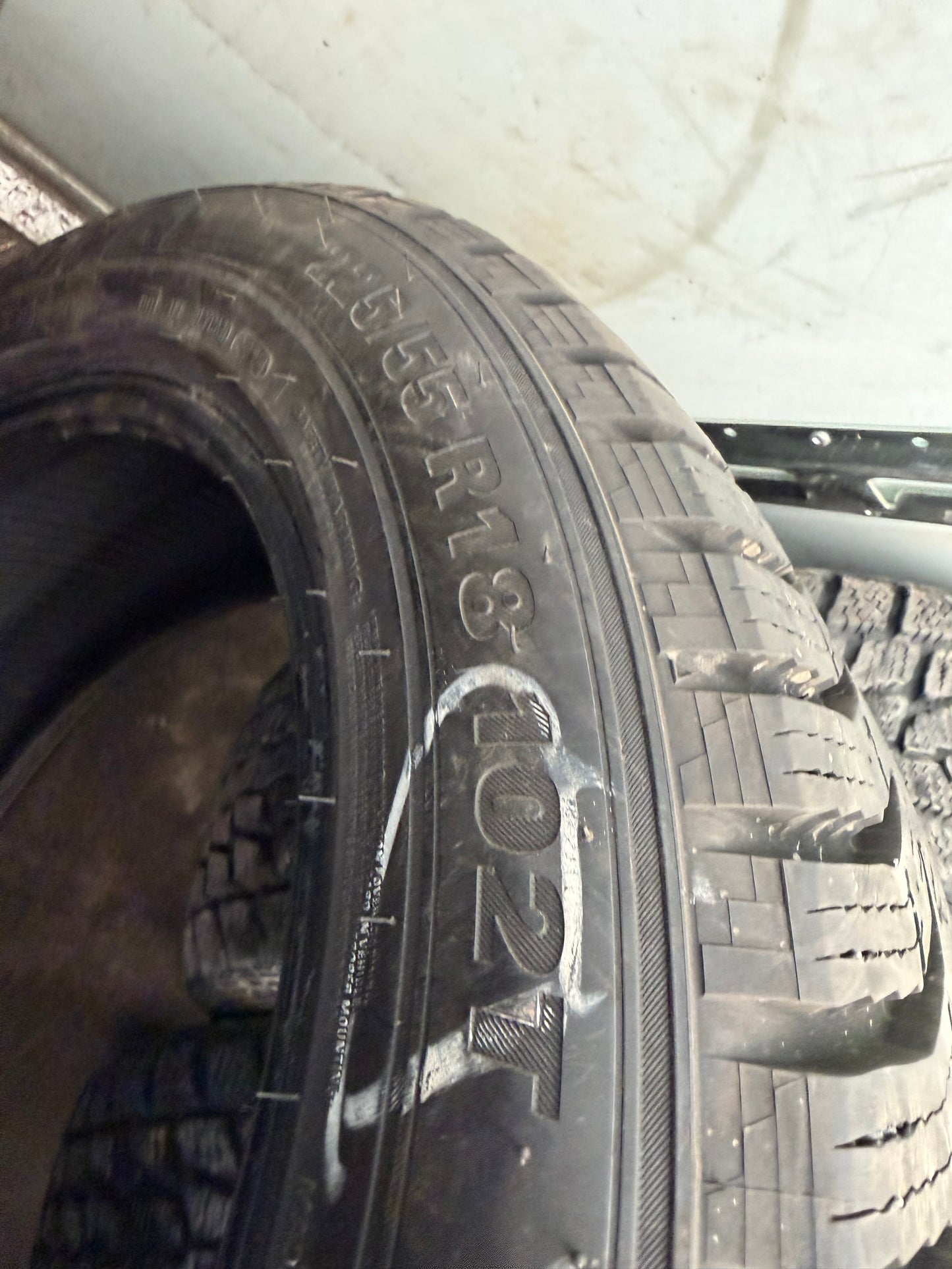 4 pneus d hiver 225/55r18 kumho a l etat neuf