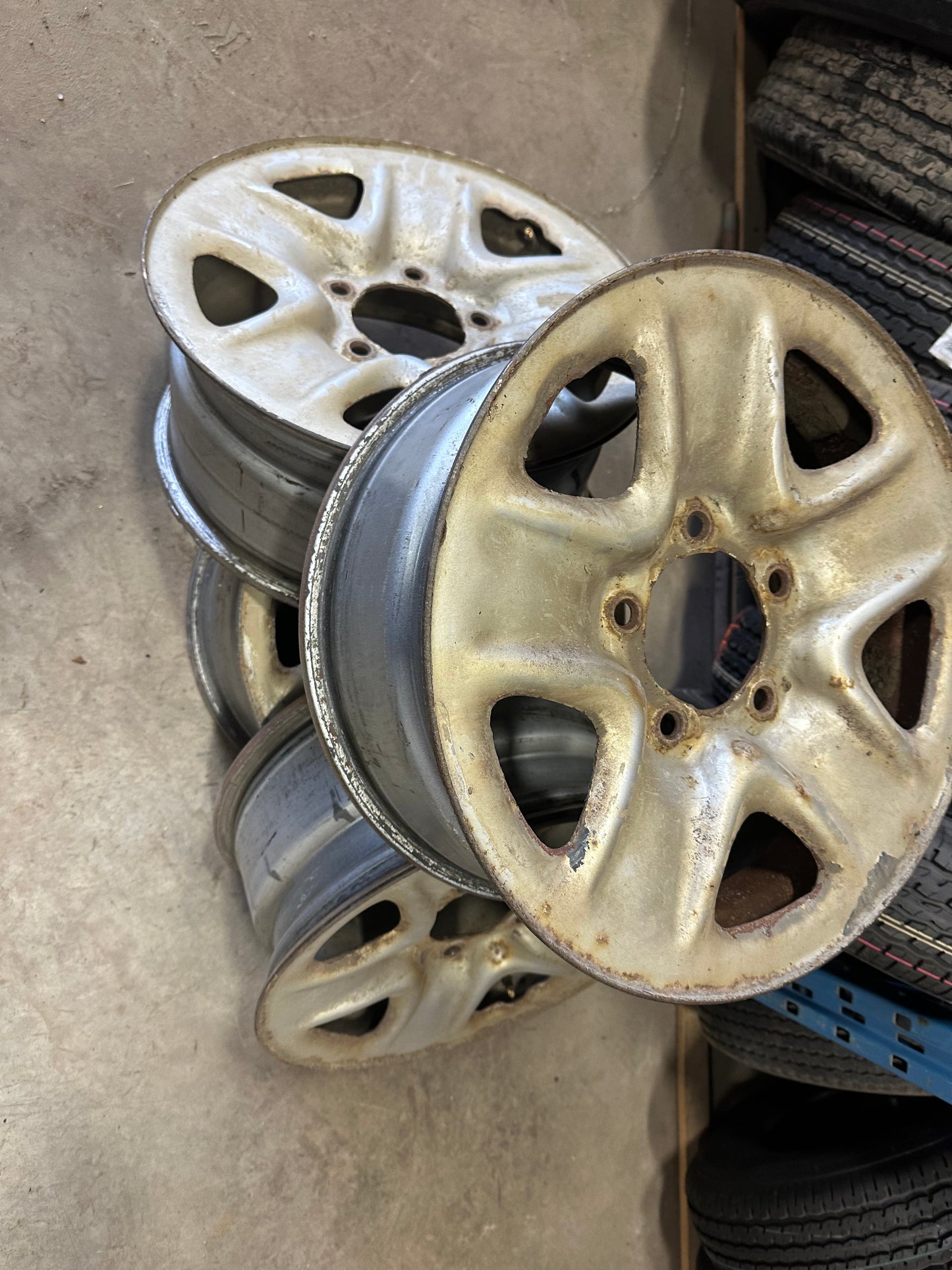 4 roues d acier 18 pouces toyota tundra 5x150