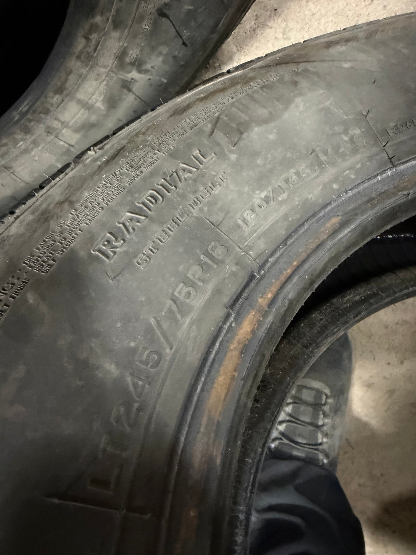 4 pneus d ete lt 245/75r16 bridgestone 10 plies
