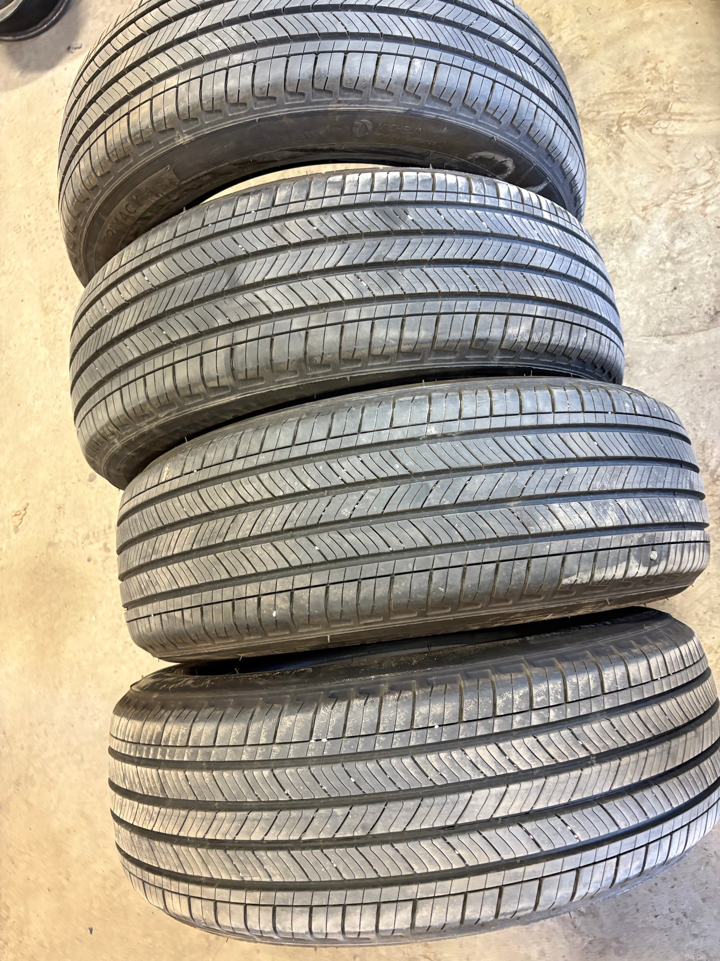 4 pneus d ete 225/60r18 michelin a l etat neuf