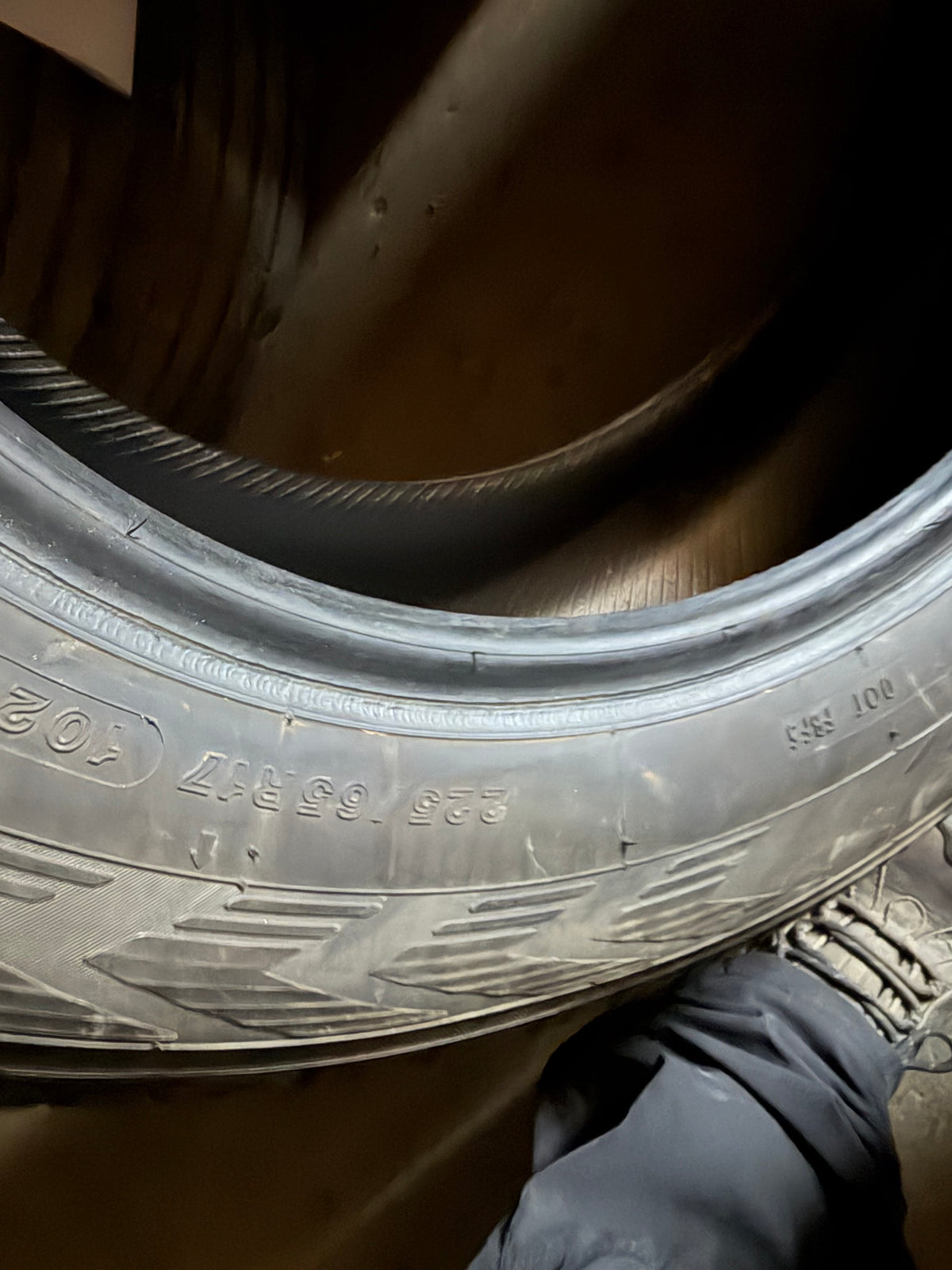 1 pneu d hiver 225/65r17 Yokohama en bon etat