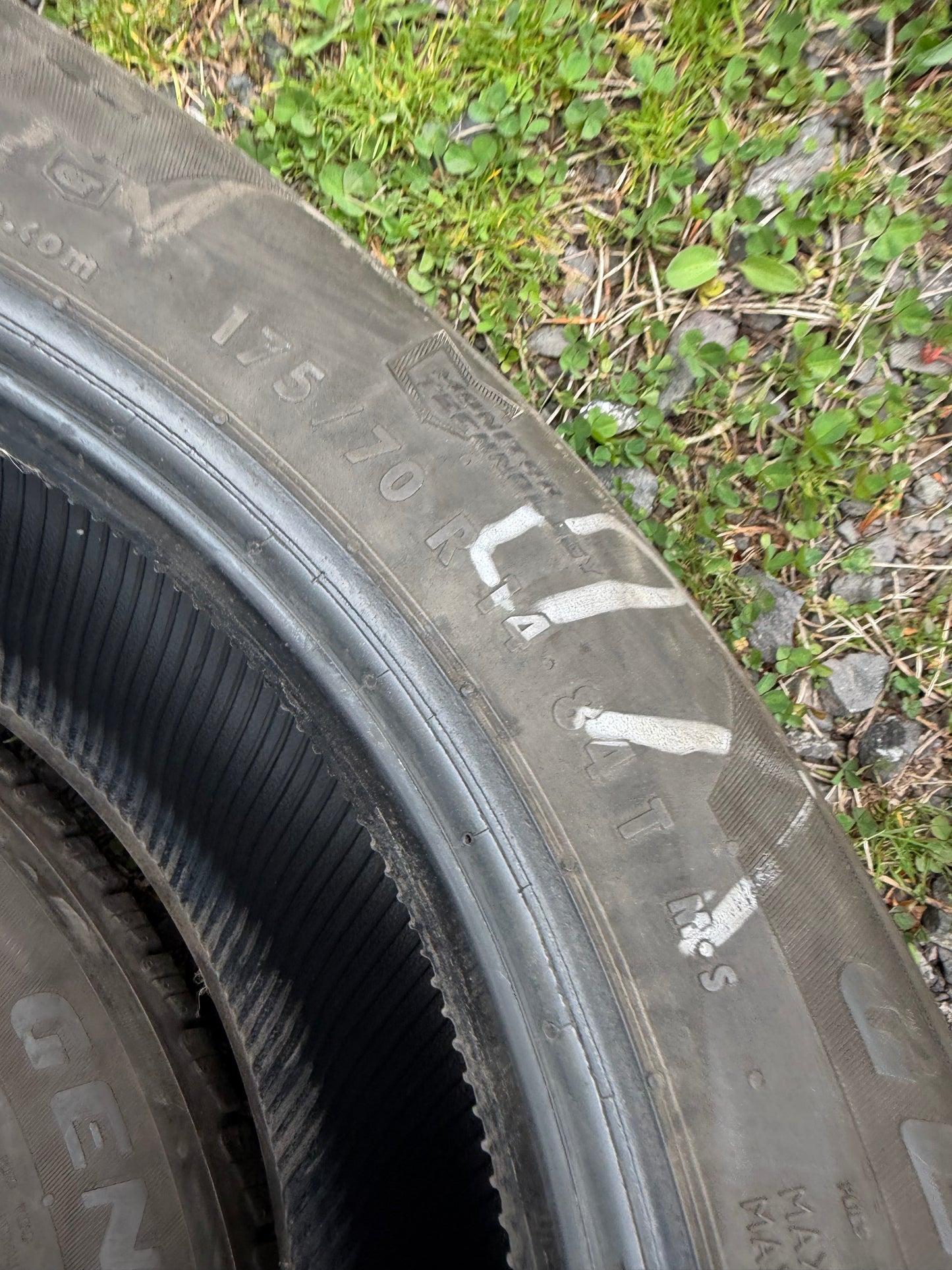 4 pneus d ete 175/70r14 general en bon état