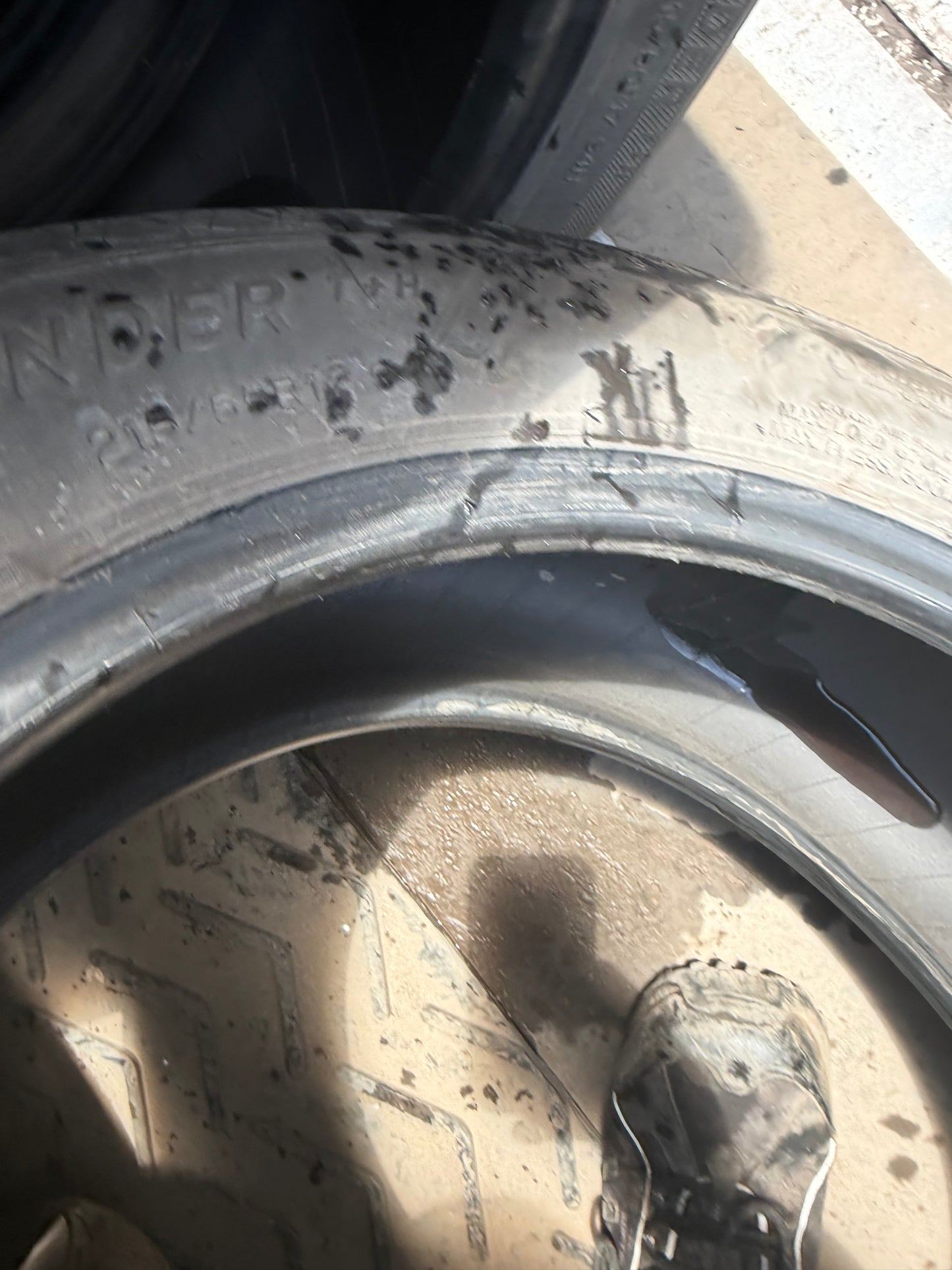 4 pneus d ete 215/55r17 michelin en tres bon état