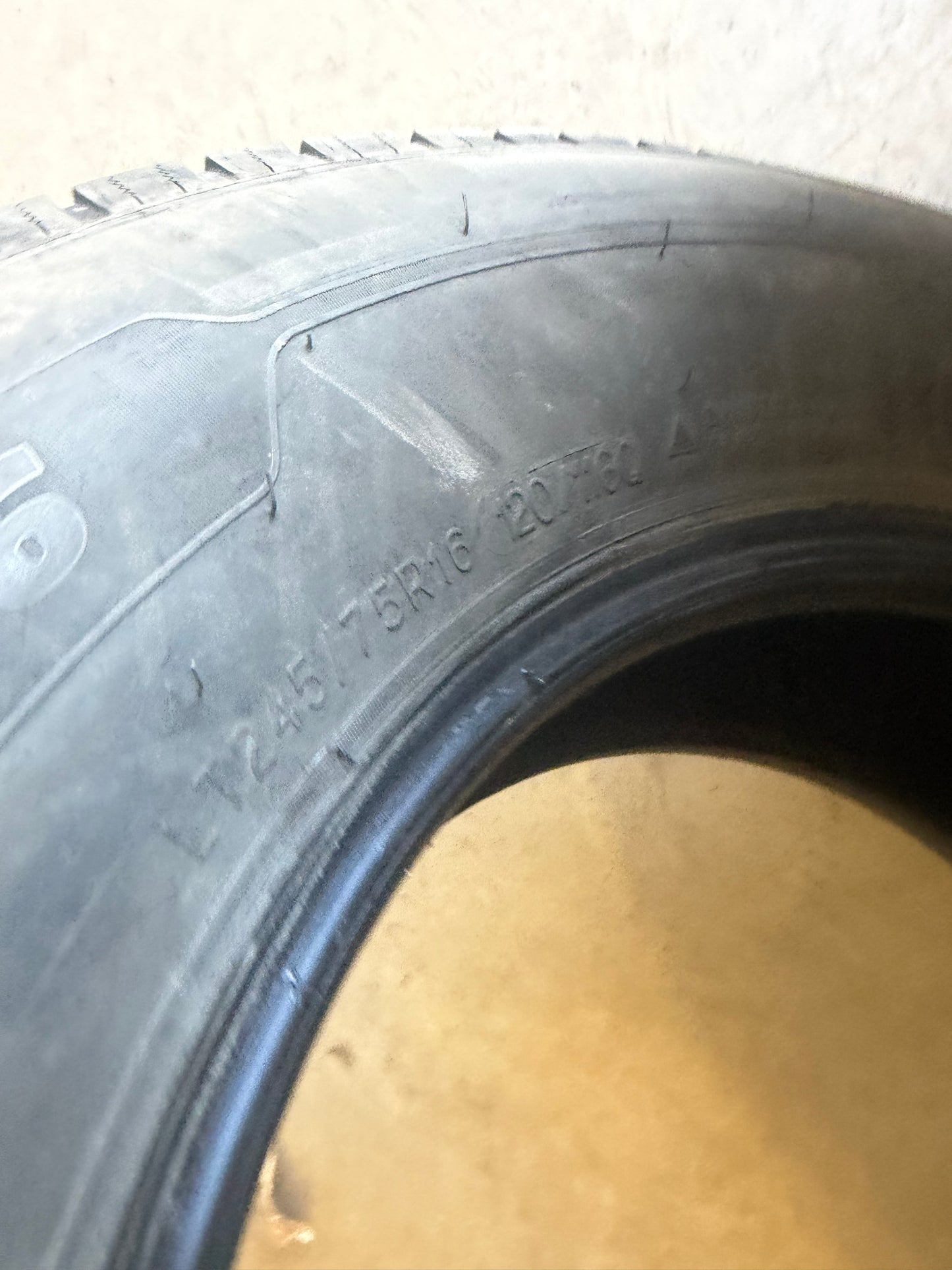 4 pneus d ete lt 245/75r16 Michelin 10 plies