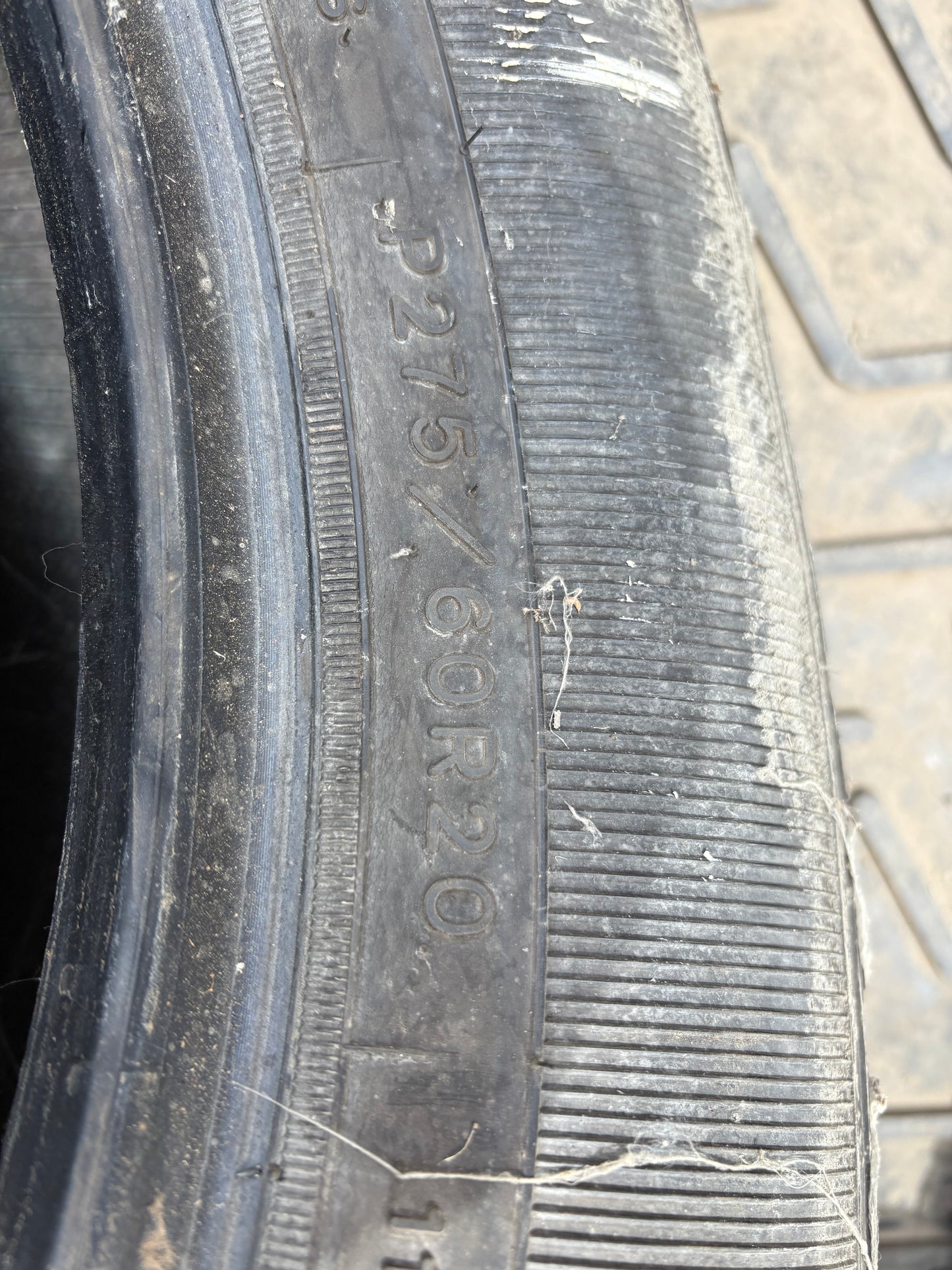 4 pneus d ete 275/60r20 good year