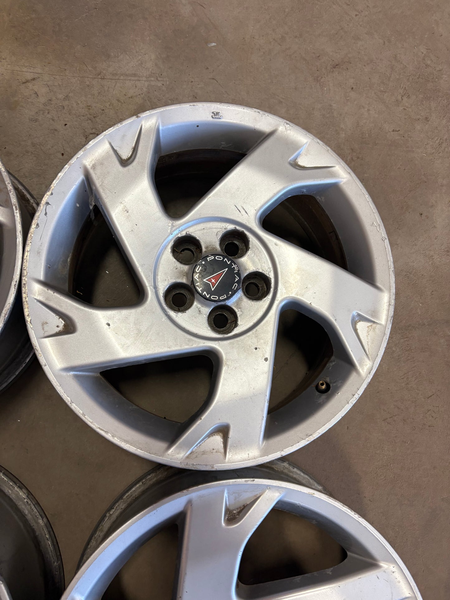 4 mags Pontiac vibe 16 pouces 5x100