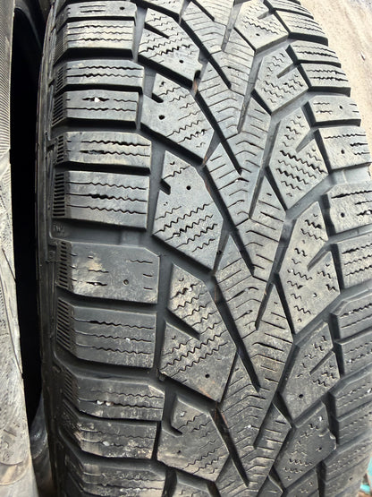 4 pneus d hiver 195/65r15 general en bon état