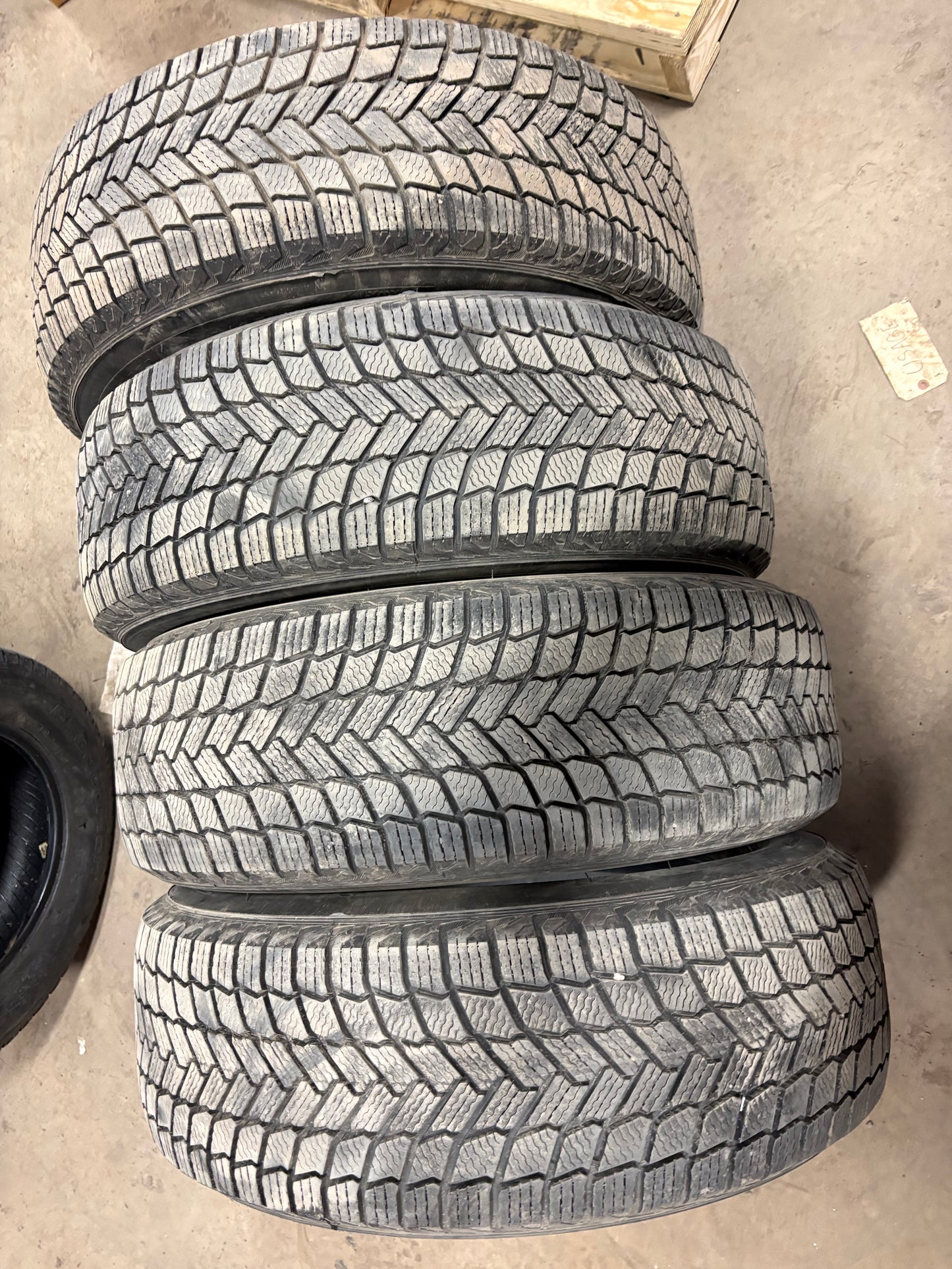 4 pneus d hiver 255/65r17 michelin a l etat neuf