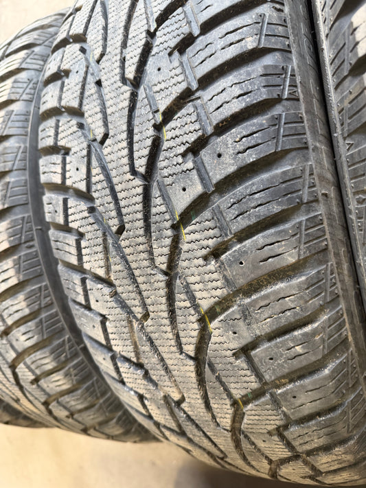 4 pneus d hiver 225/60r17 uniroyal en bon etat