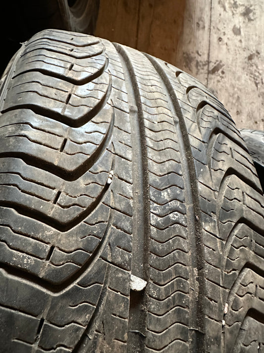 1 pneu d’été 215/50r17 pirelli a l’état neuf