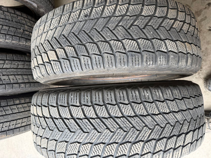 2 pneus d hiver 225/65r17 michelin en bon état