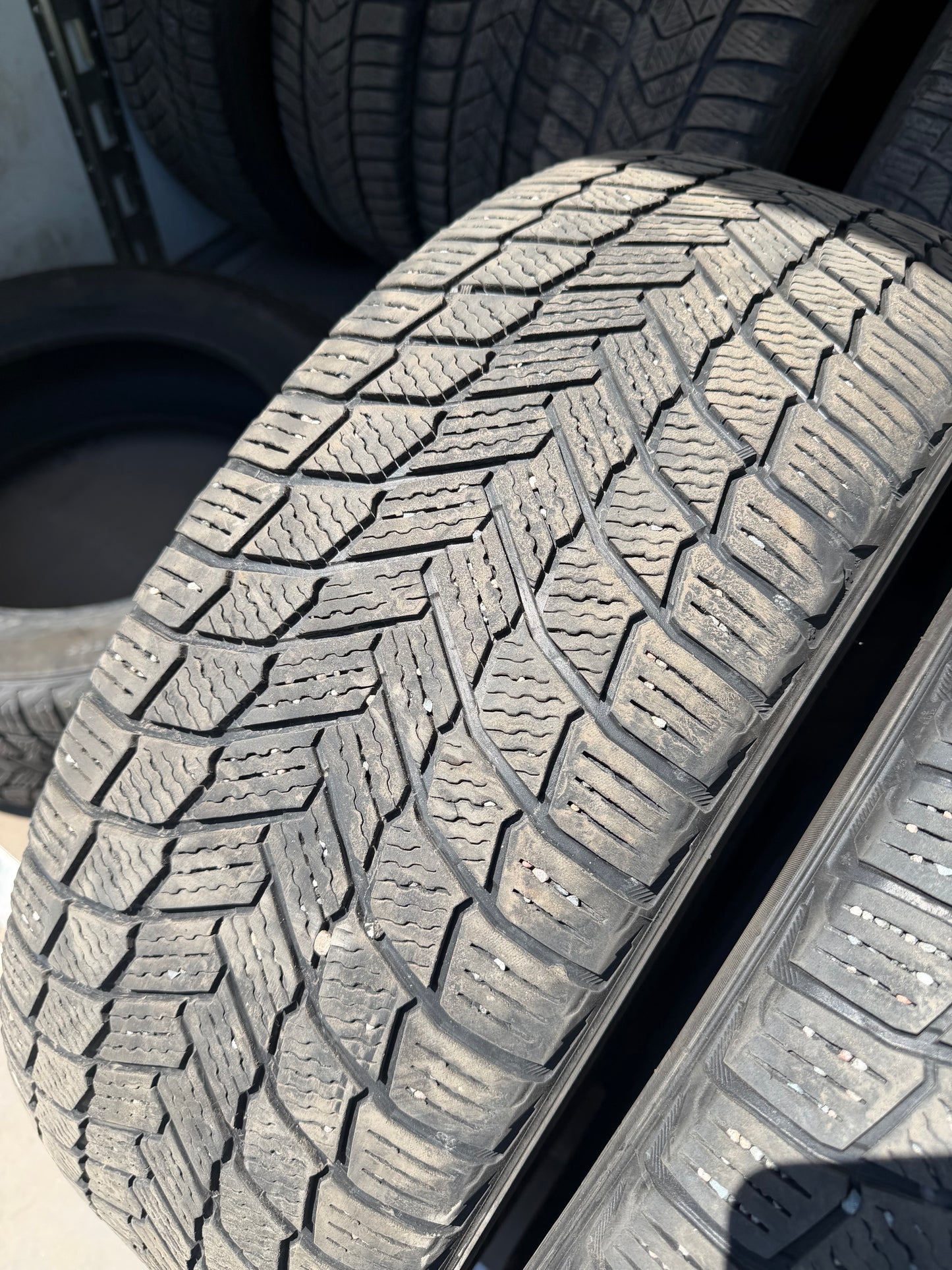 2 pneus d hiver 235/55r20 Michelin en bon etat