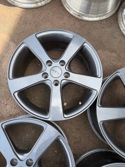 4 mags rtx 17 pouces 5x114.3 a l état neuf